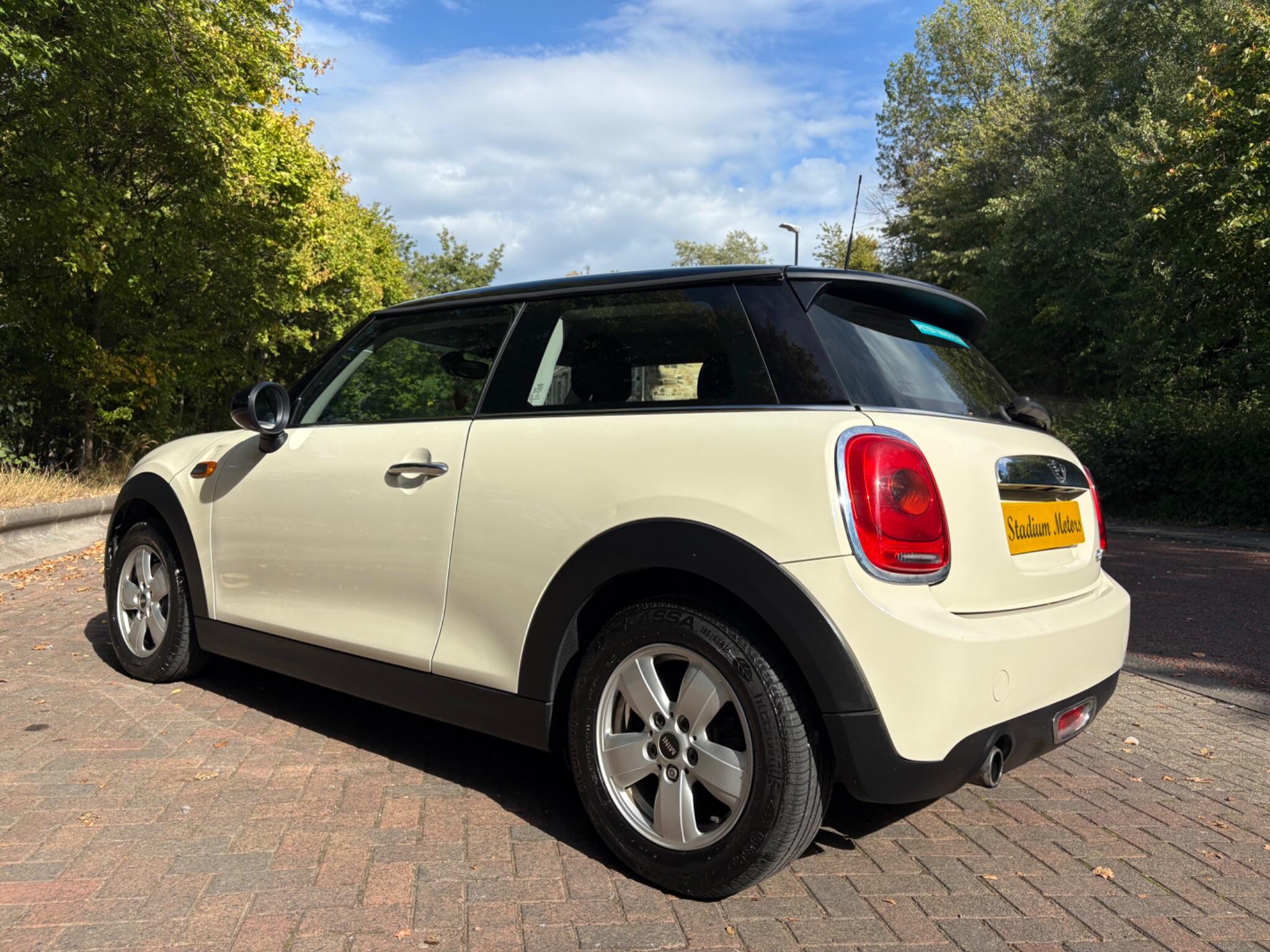 MINI Hatch 1.5 Cooper Euro 6 (s/s) 3dr 3dr Manual 2026