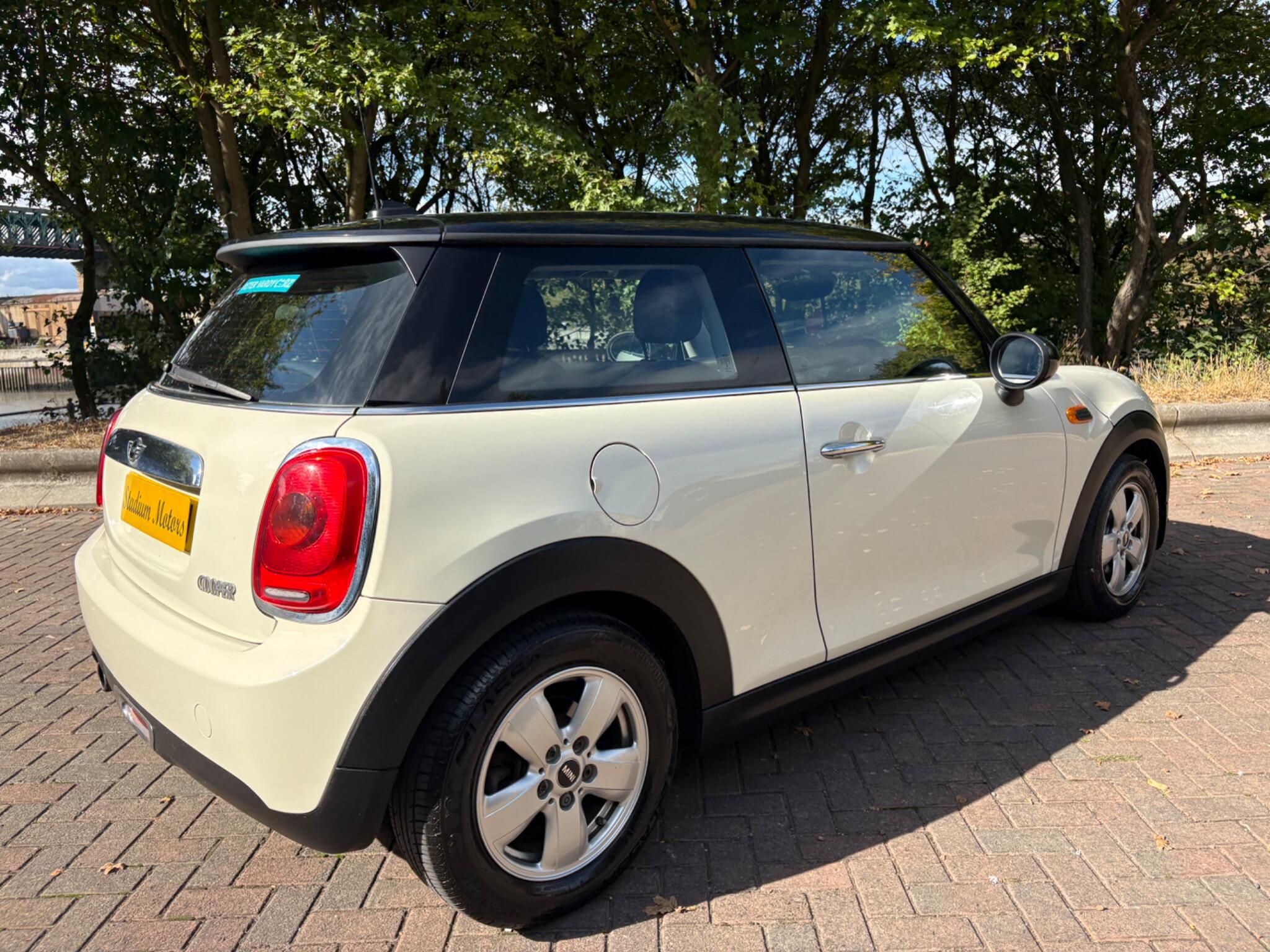 MINI Hatch 1.5 Cooper Euro 6 (s/s) 3dr 3dr Manual 2026