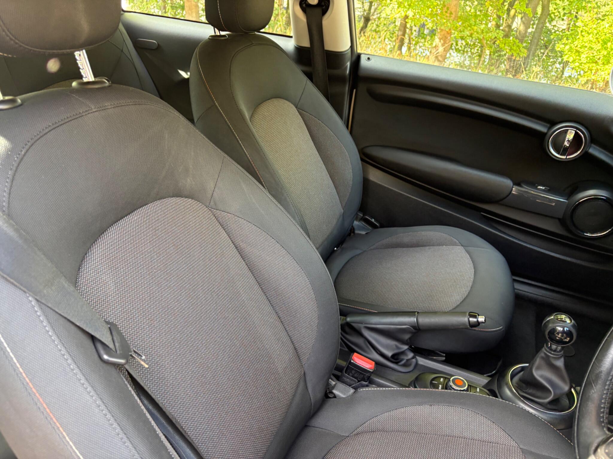 MINI Hatch 1.5 Cooper Euro 6 (s/s) 3dr 3dr Manual 2026