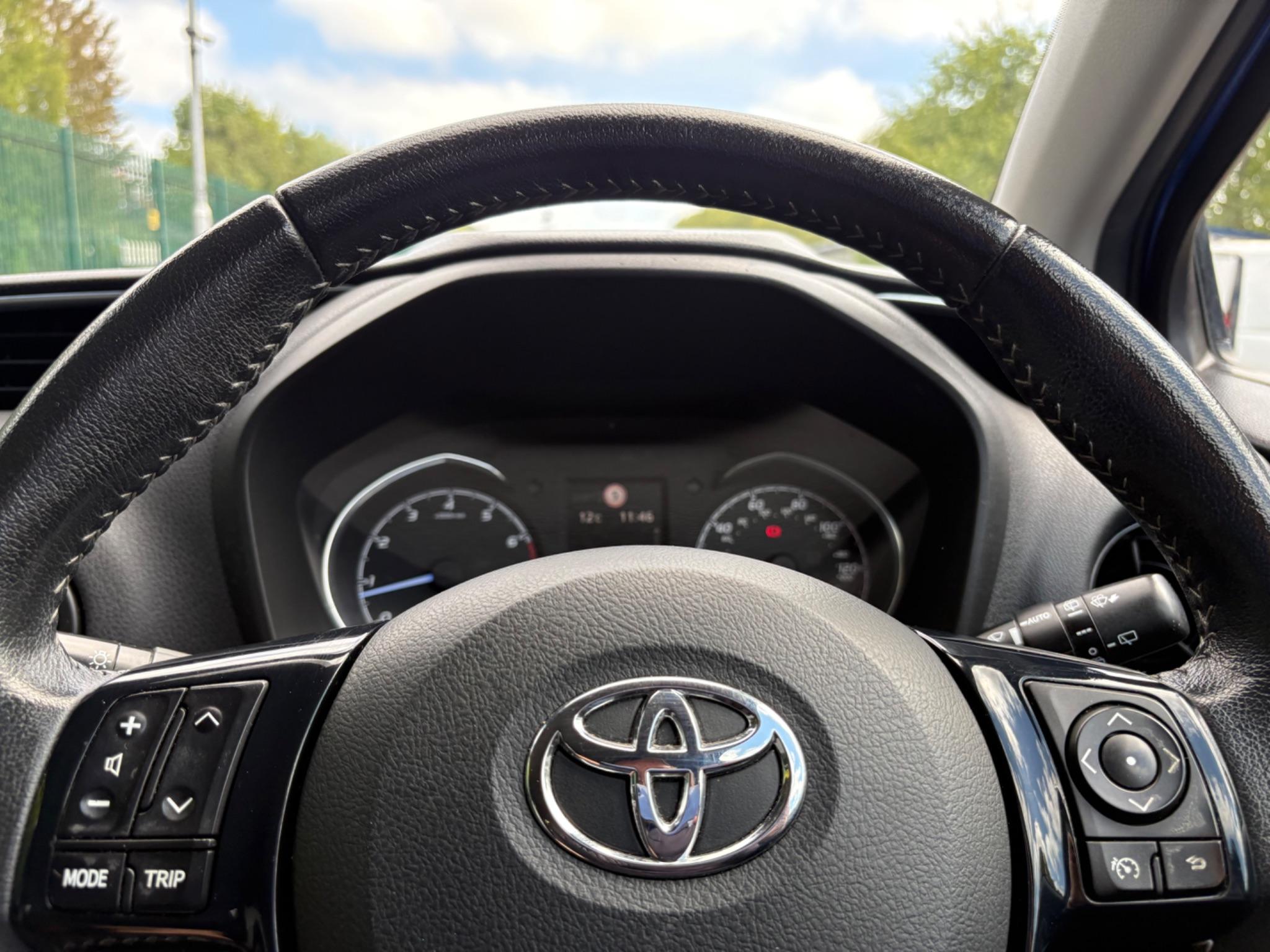 Toyota Yaris 1.5 VVT-i Design Euro 6 5dr 5dr Manual 2026