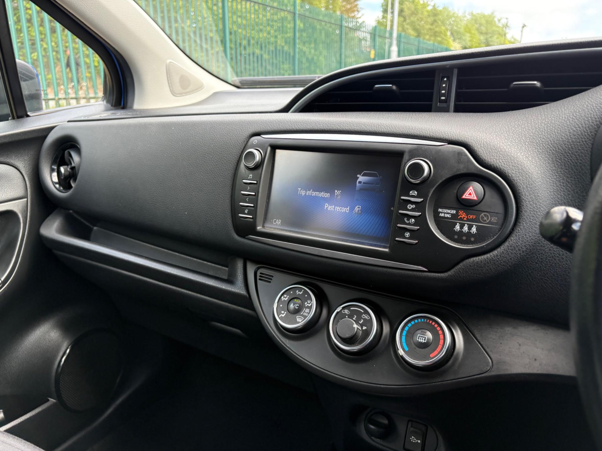 Toyota Yaris 1.5 VVT-i Design Euro 6 5dr 5dr Manual 2026