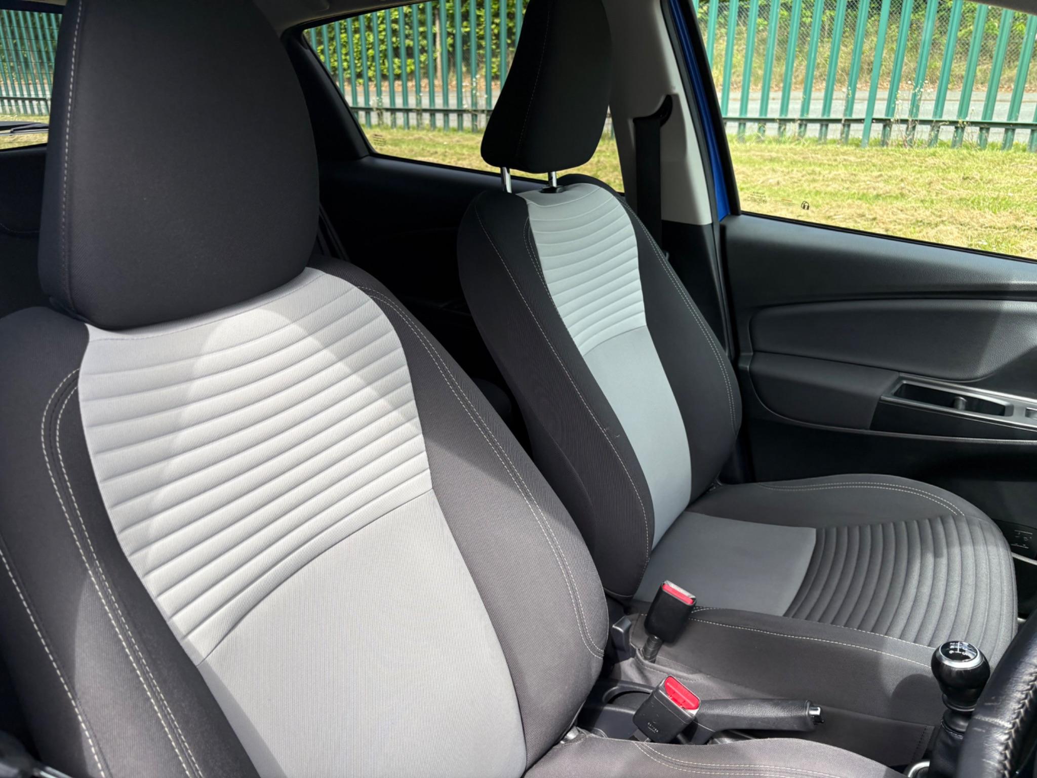 Toyota Yaris 1.5 VVT-i Design Euro 6 5dr 5dr Manual 2026