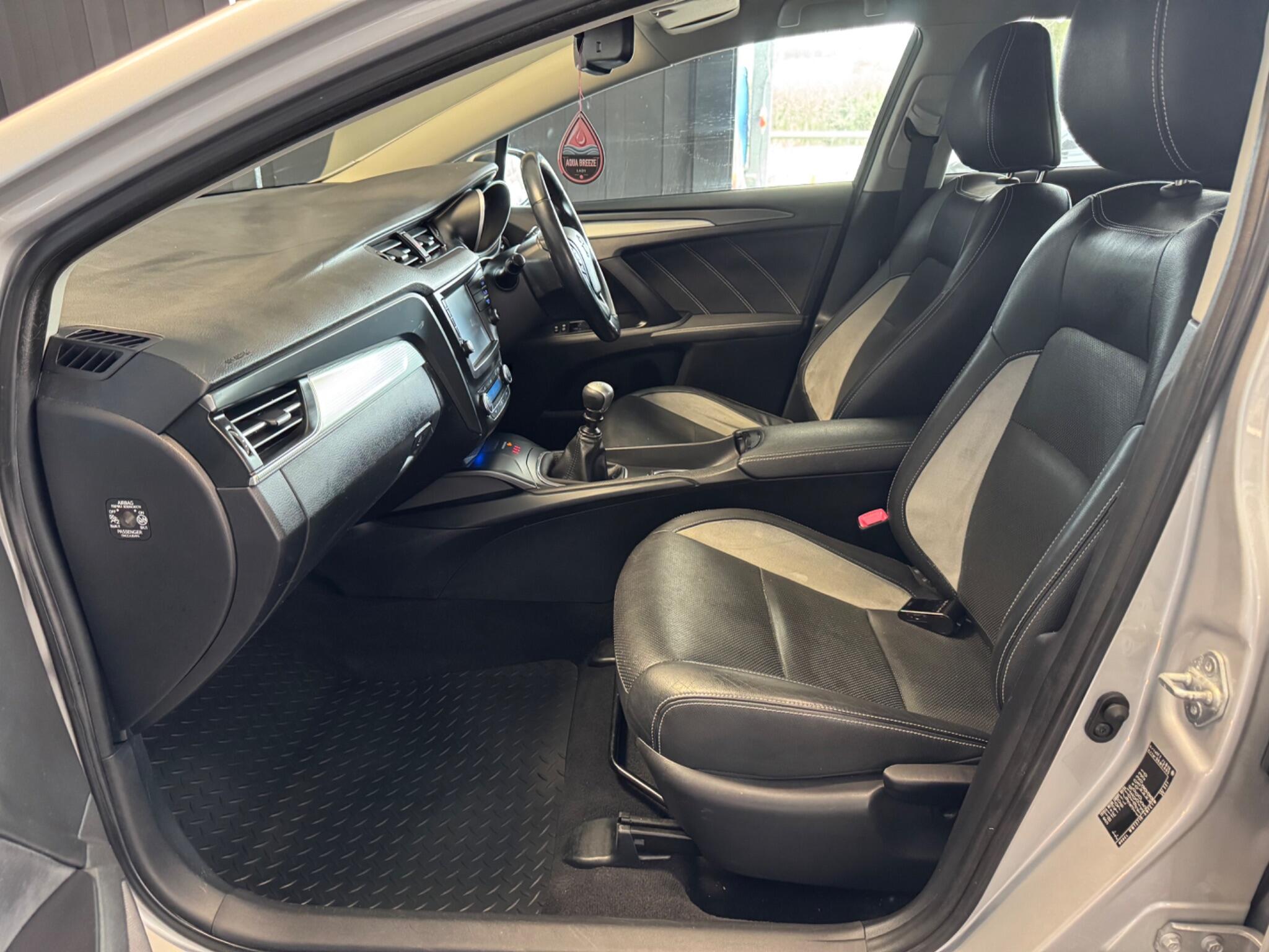 Toyota Avensis 2.0 D-4D Business Edition Plus Touring Sports Euro 6 (s/s) 5dr 5dr Manual 2026