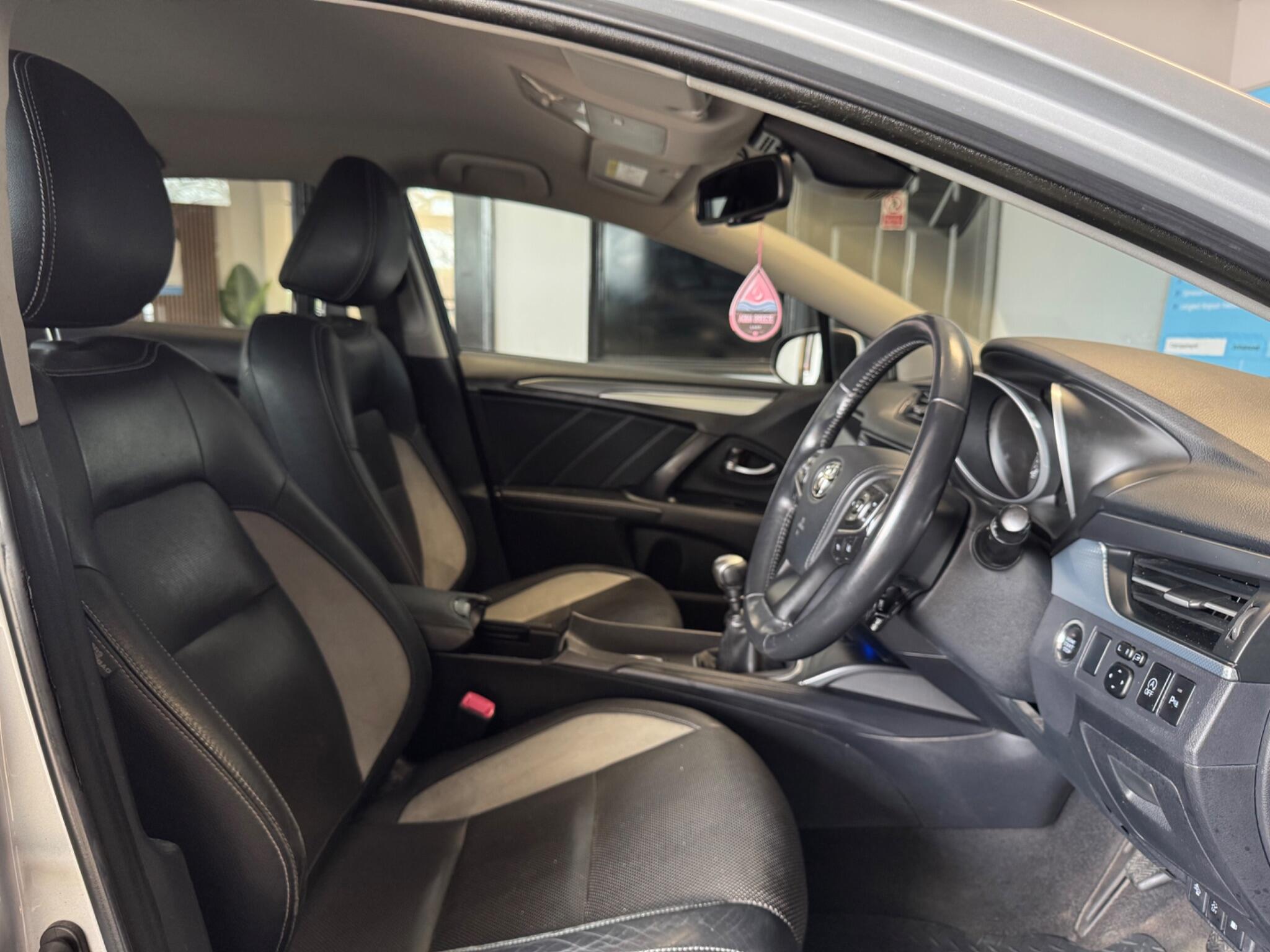 Toyota Avensis 2.0 D-4D Business Edition Plus Touring Sports Euro 6 (s/s) 5dr 5dr Manual 2026