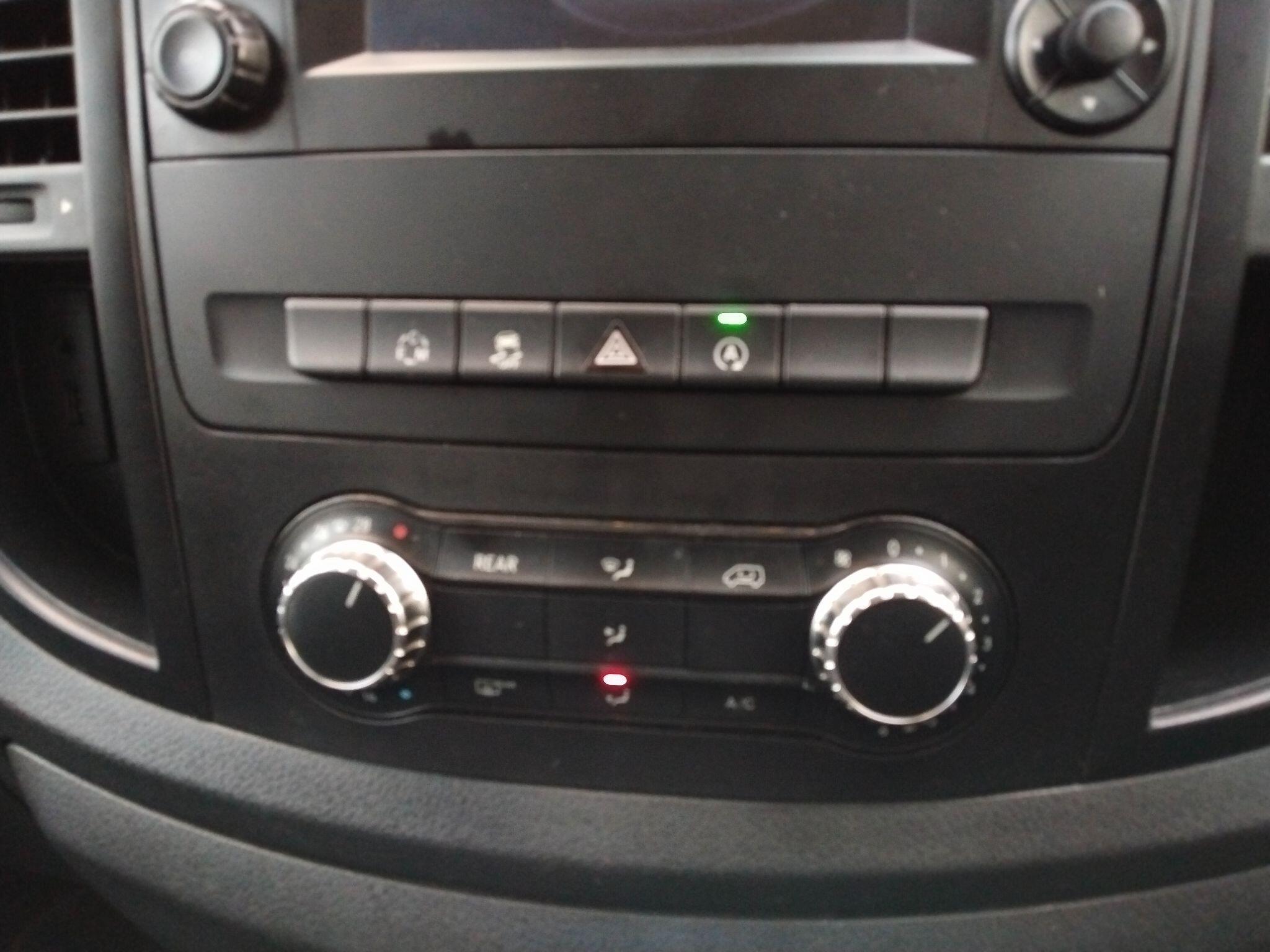 Mercedes-Benz Vito 2.1 114 CDI SELECT Tourer Double Cab 5dr Diesel G-Tronic RWD L3 Euro 6 (s/s) (XLWB) (136 ps) 5dr Automatic 2026