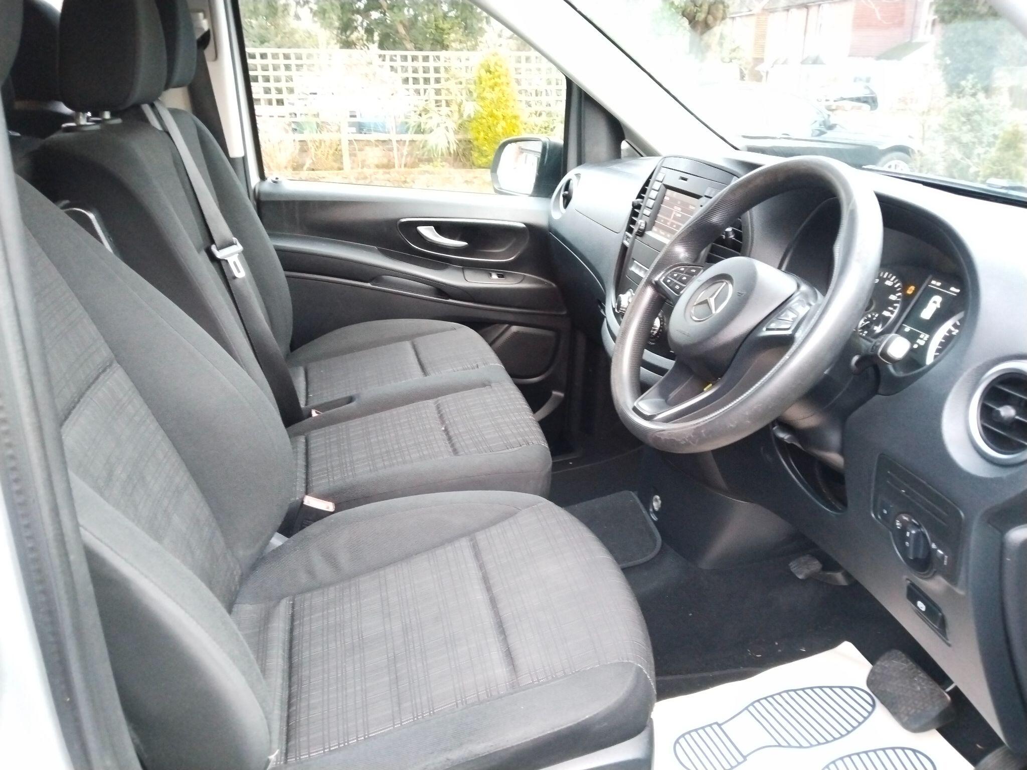 Mercedes-Benz Vito 2.1 114 CDI SELECT Tourer Double Cab 5dr Diesel G-Tronic RWD L3 Euro 6 (s/s) (XLWB) (136 ps) 5dr Automatic 2026