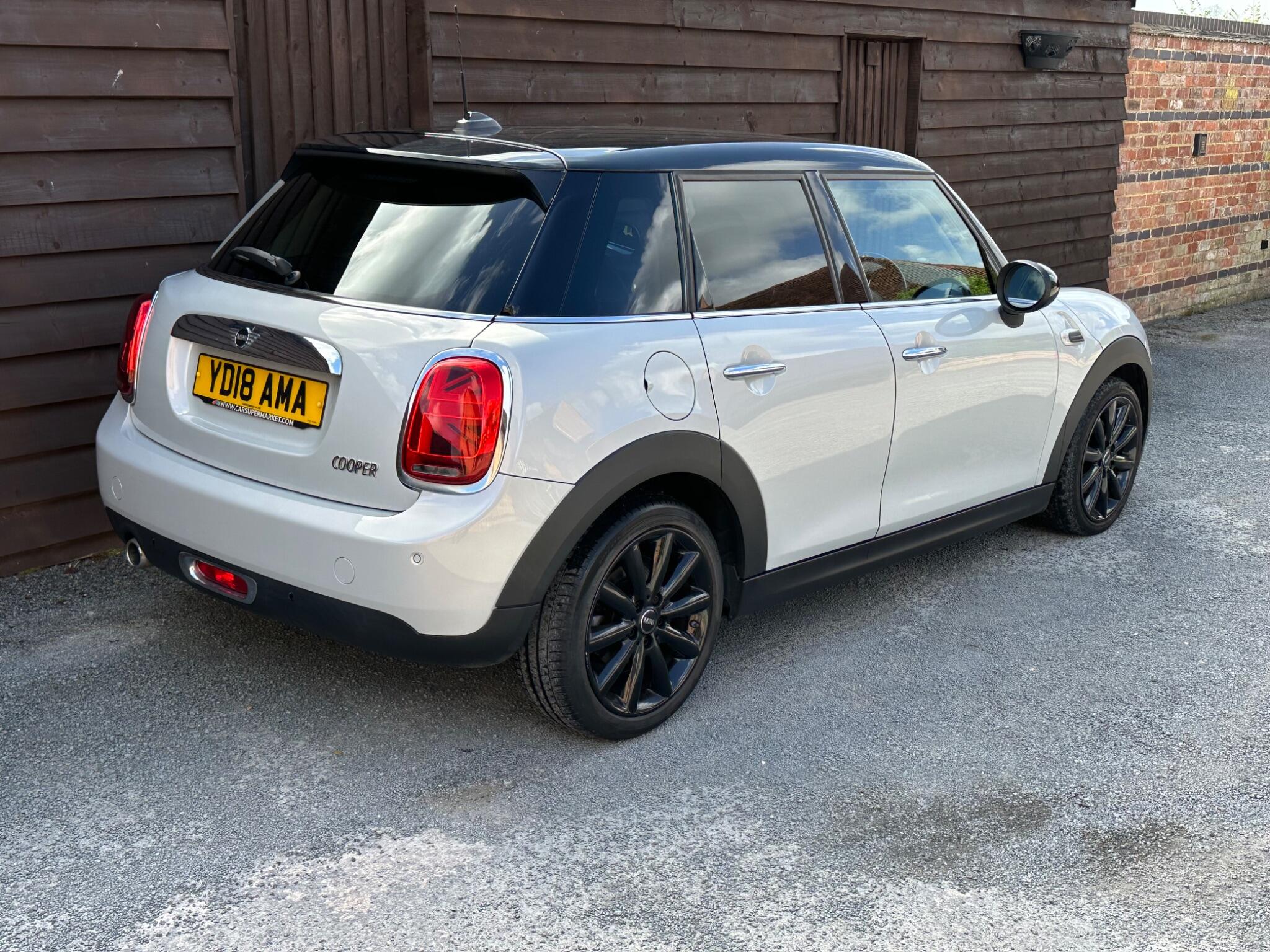 MINI Hatch 1.5 Cooper Steptronic Euro 6 (s/s) 5dr 5dr Automatic 2026