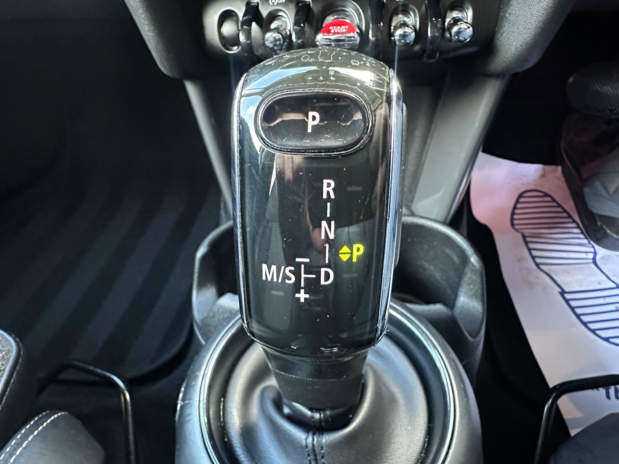 MINI Hatch 1.5 Cooper Steptronic Euro 6 (s/s) 5dr 5dr Automatic 2026