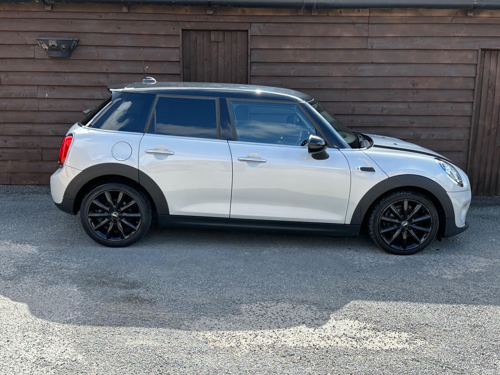 MINI Hatch 1.5 Cooper Steptronic Euro 6 (s/s) 5dr 5dr Automatic 2026