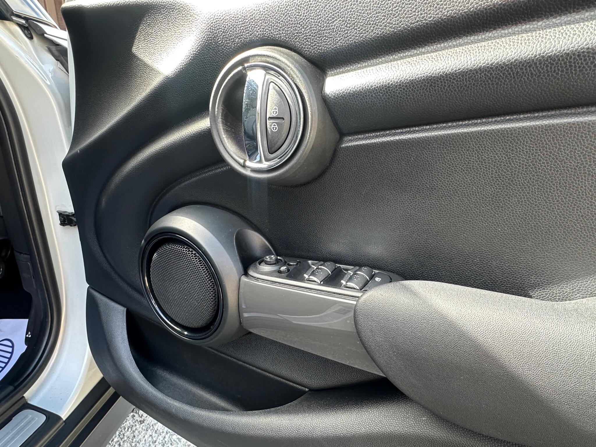 MINI Hatch 1.5 Cooper Steptronic Euro 6 (s/s) 5dr 5dr Automatic 2026