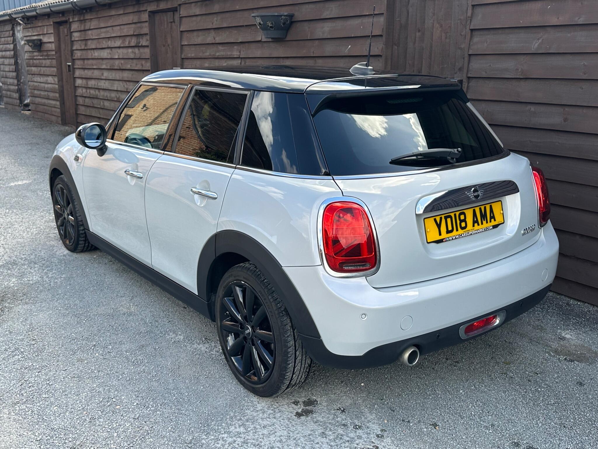 MINI Hatch 1.5 Cooper Steptronic Euro 6 (s/s) 5dr 5dr Automatic 2026