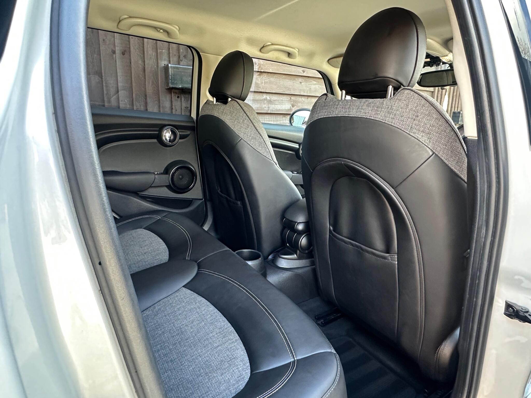 MINI Hatch 1.5 Cooper Steptronic Euro 6 (s/s) 5dr 5dr Automatic 2026