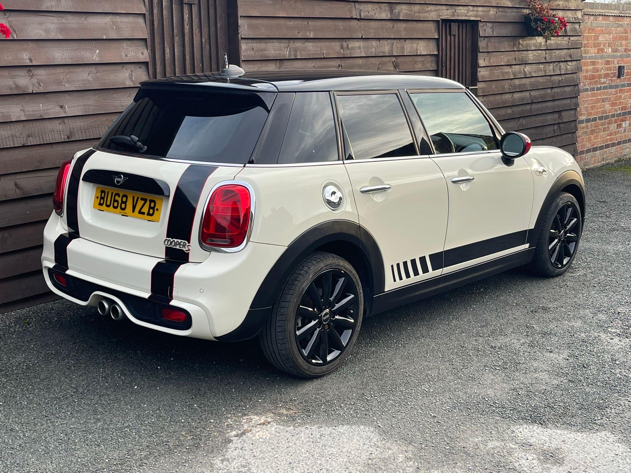 MINI Hatch 2.0 Cooper S Steptronic Euro 6 (s/s) 5dr 5dr Automatic 2026