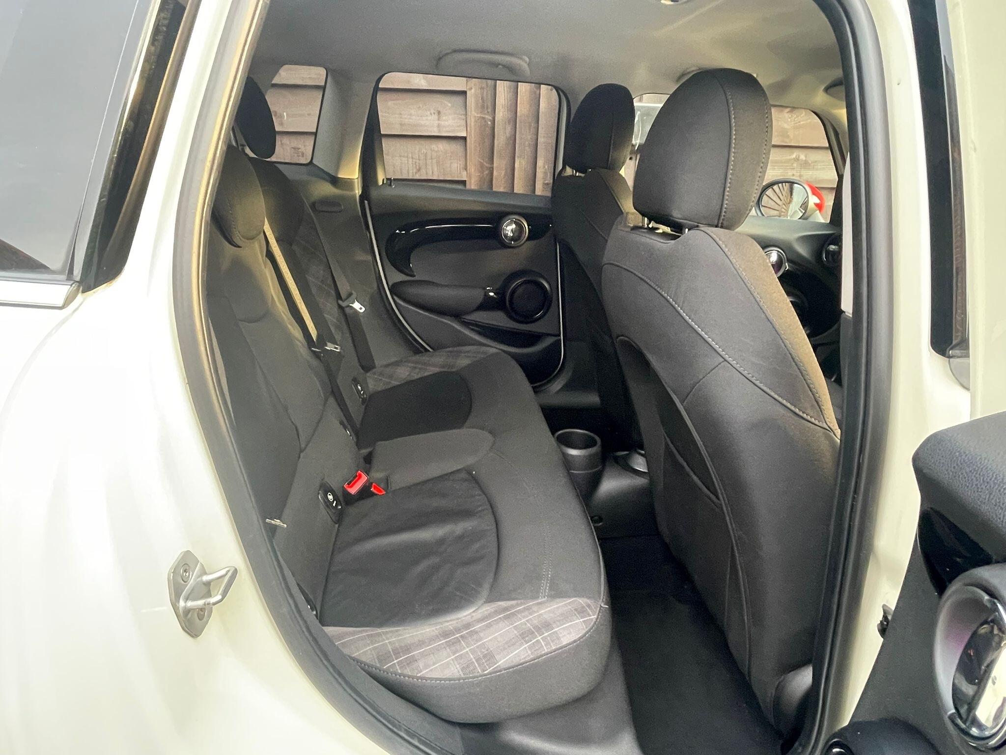 MINI Hatch 2.0 Cooper S Steptronic Euro 6 (s/s) 5dr 5dr Automatic 2026