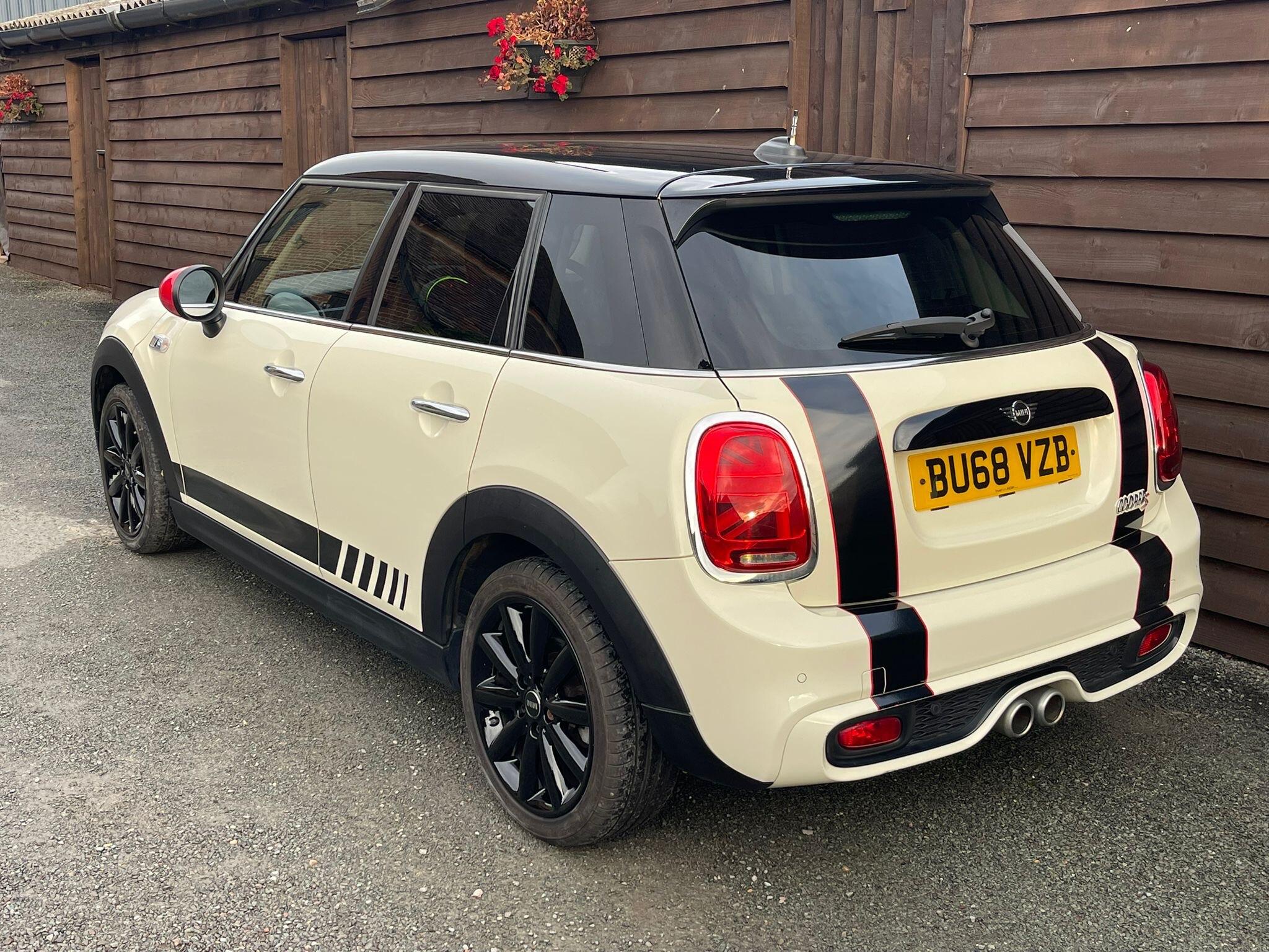 MINI Hatch 2.0 Cooper S Steptronic Euro 6 (s/s) 5dr 5dr Automatic 2026