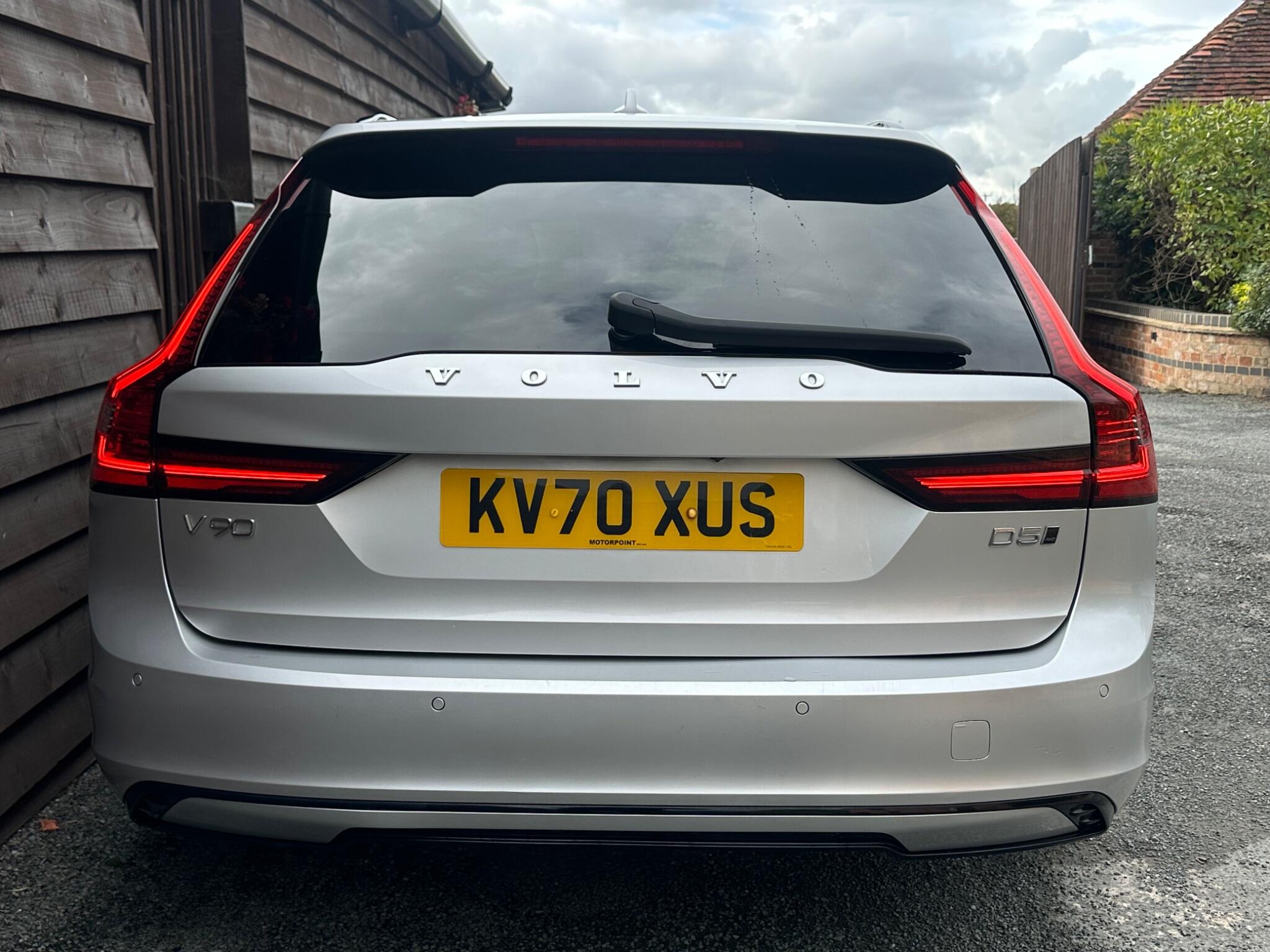 Volvo V90 2.0 D5 R-Design Auto AWD Euro 6 (s/s) 5dr 5dr Automatic 2026