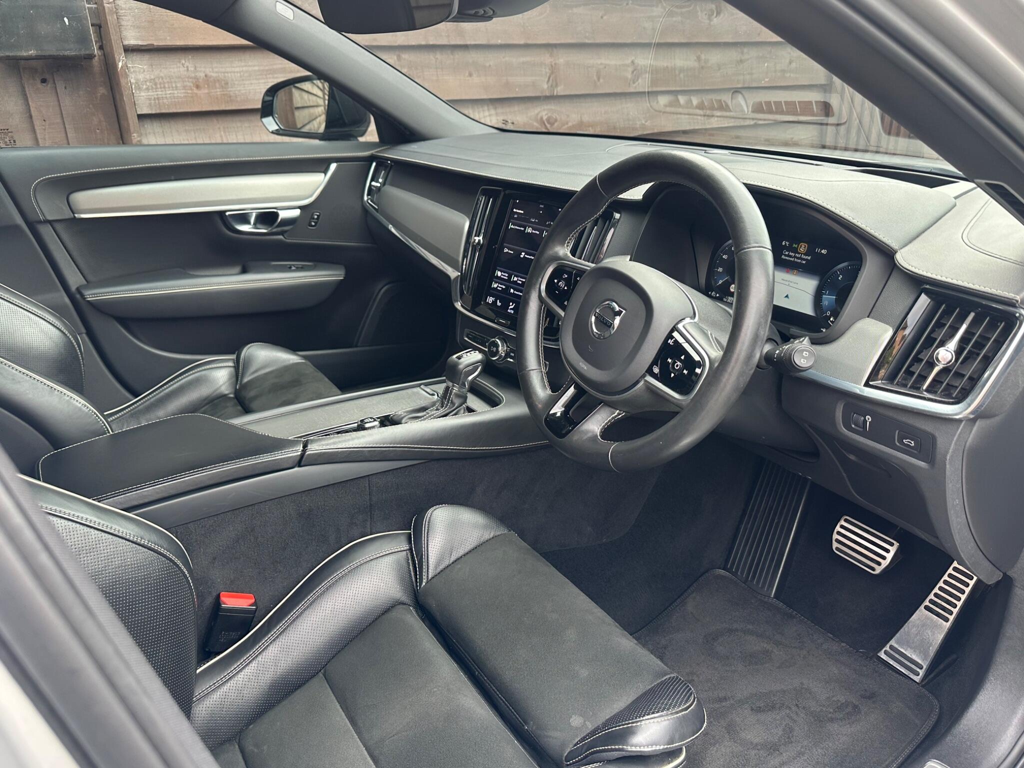 Volvo V90 2.0 D5 R-Design Auto AWD Euro 6 (s/s) 5dr 5dr Automatic 2026