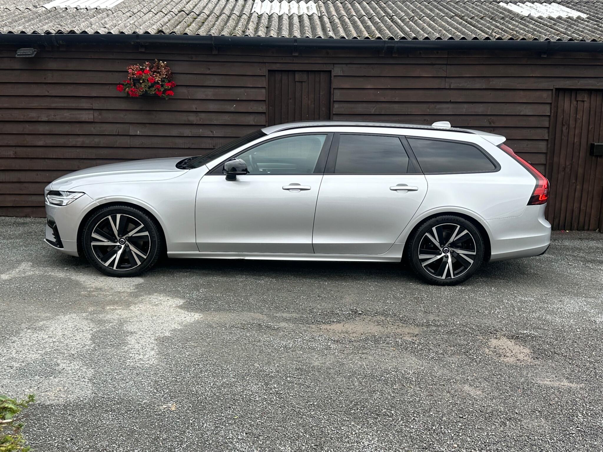 Volvo V90 2.0 D5 R-Design Auto AWD Euro 6 (s/s) 5dr 5dr Automatic 2026
