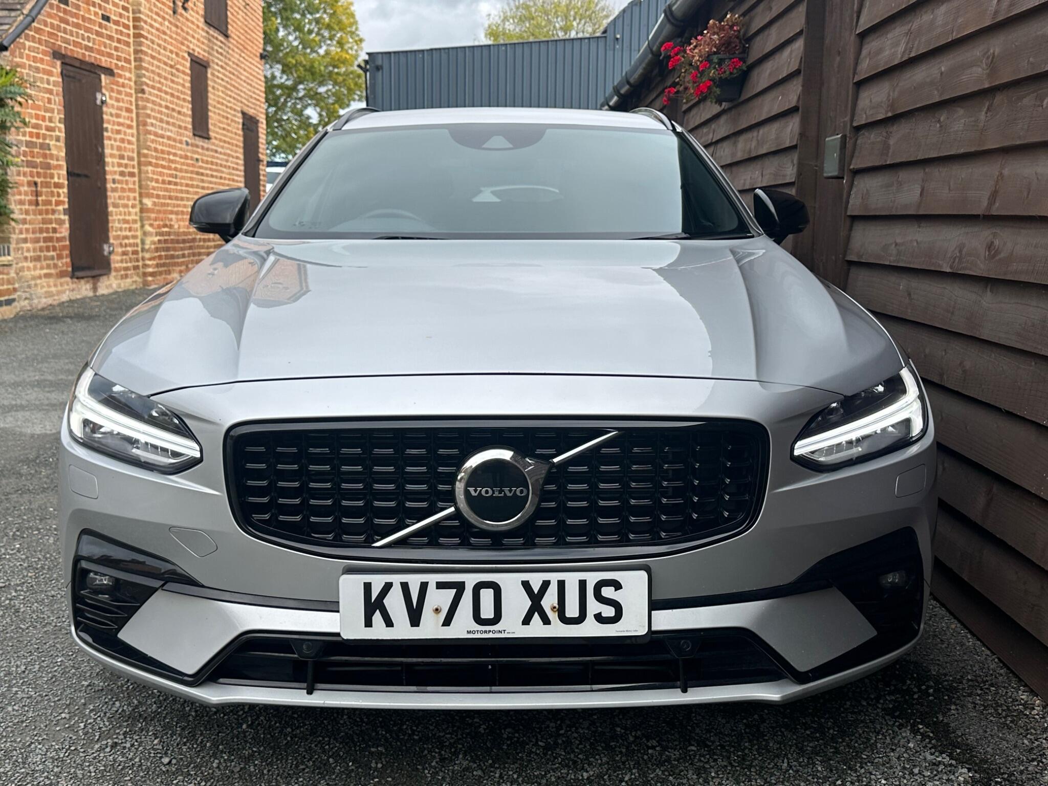 Volvo V90 2.0 D5 R-Design Auto AWD Euro 6 (s/s) 5dr 5dr Automatic 2026