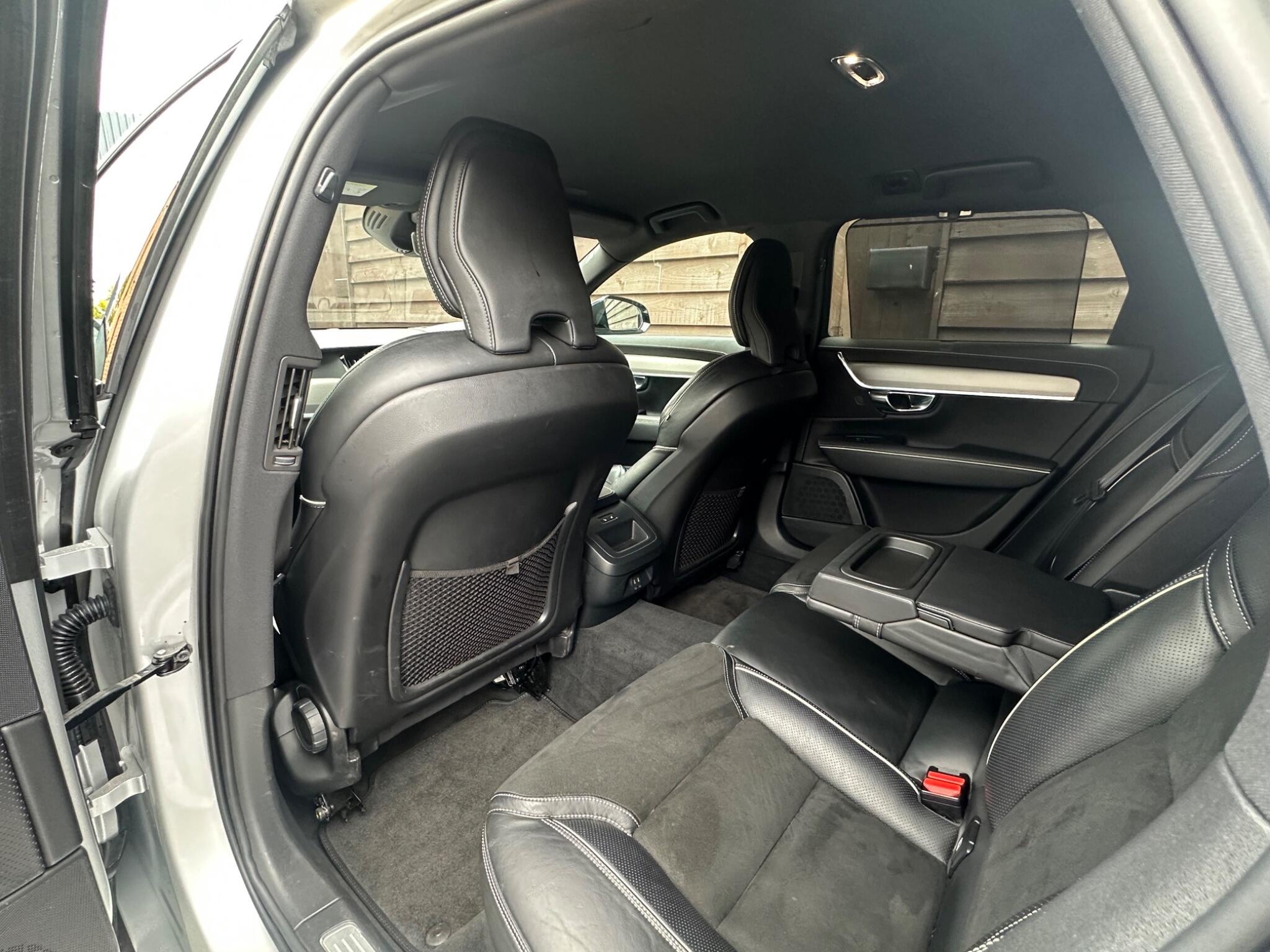 Volvo V90 2.0 D5 R-Design Auto AWD Euro 6 (s/s) 5dr 5dr Automatic 2026