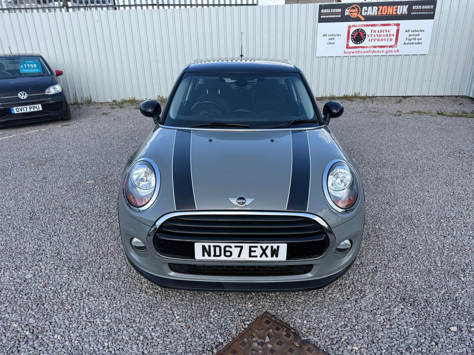 2017 MINI Hatch 1.5 Cooper Hatchback 5dr Petrol Manual Euro 6 (s/s) (136 ps), exterior view 3