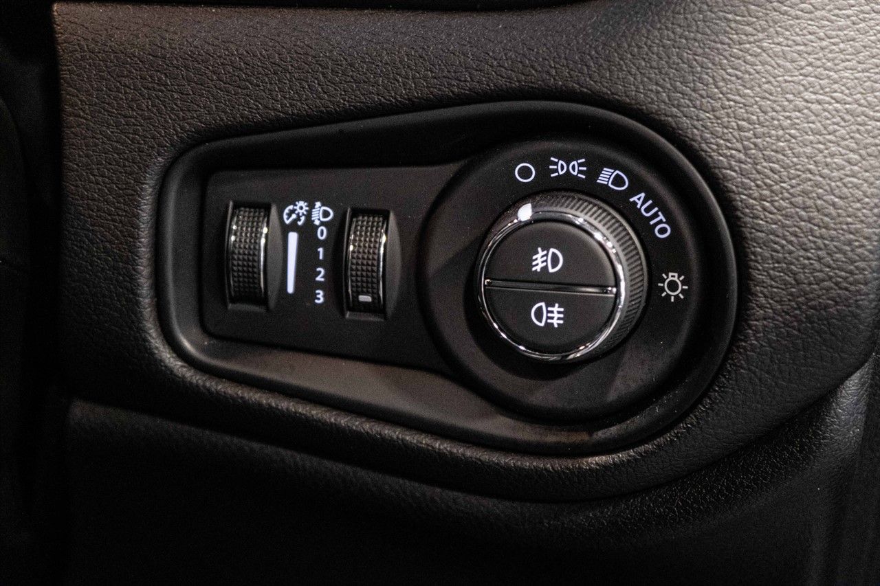 Jeep Renegade 1.3 GSE T4 11.4kWh Trailhawk SUV 5dr Petrol Plug-in Hybrid Auto 4xe Euro 6 (s/s) (240 ps) 5dr Automatic 2026