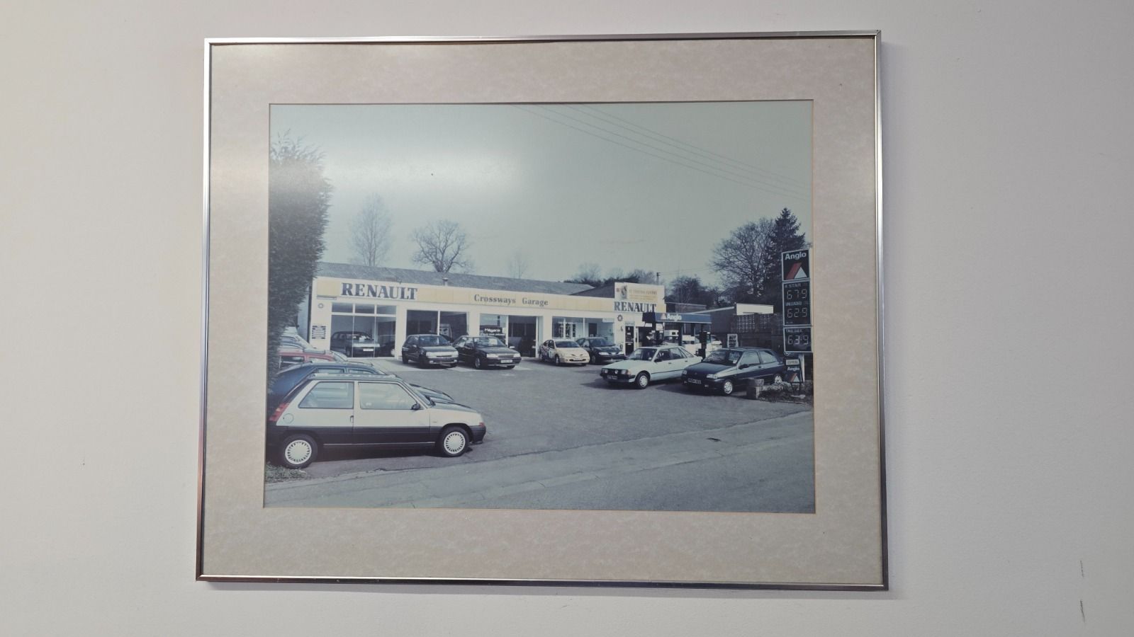 Crossways Garage Renault forecourt