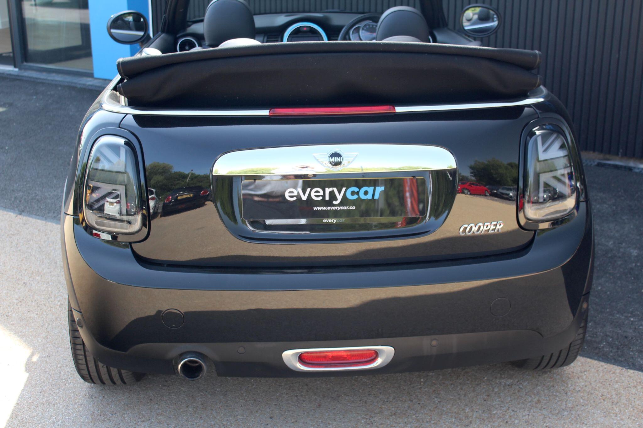 MINI Convertible 1.5 Cooper Euro 6 (s/s) 2dr 2dr Manual 2026