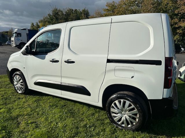 Peugeot Partner 1.5 BlueHDi 1000 Professional Premium Standard Panel Van 5dr Diesel Manual SWB Euro 6 (100 bhp) 5dr Manual 2021