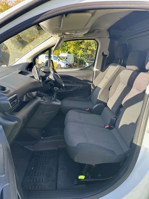 Peugeot Partner 1.5 BlueHDi 1000 Professional Premium Standard Panel Van 5dr Diesel Manual SWB Euro 6 (100 bhp) 5dr Manual 2021