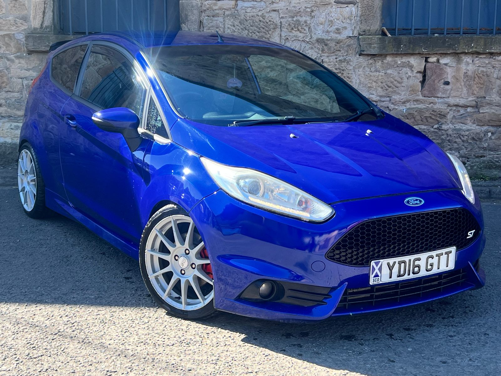 2016 Ford Fiesta 1.6T EcoBoost ST-2 Hatchback 3dr Petrol Manual Euro 6 (182 ps)