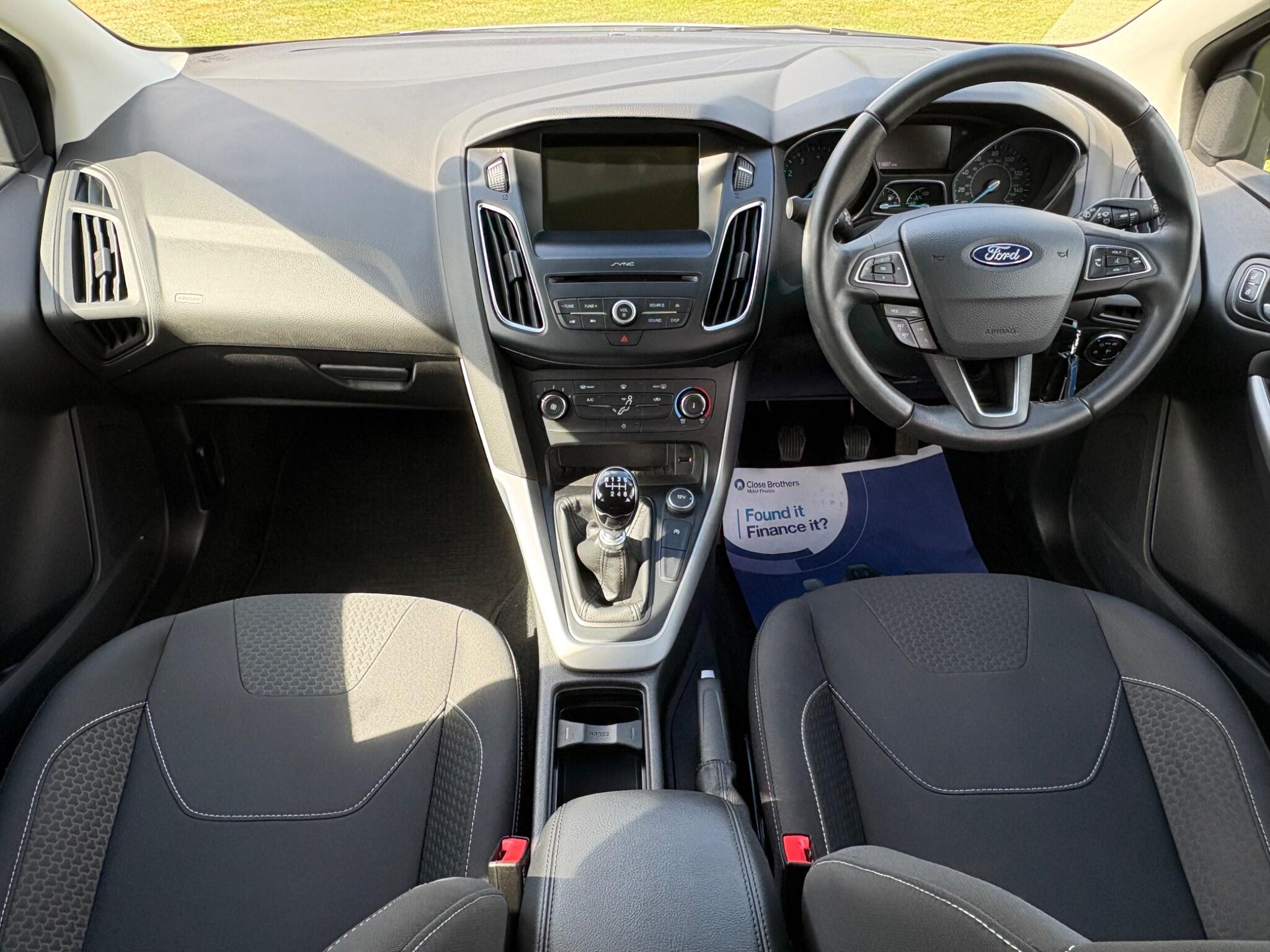 2017 Ford Focus 1.0T EcoBoost Zetec Edition Euro 6 (s/s) 5dr, exterior view 2