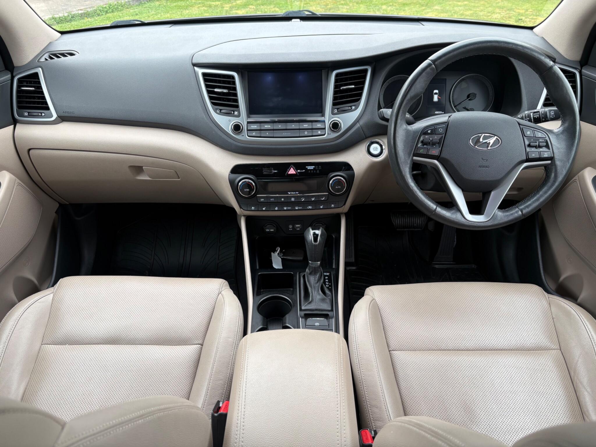 2015 Hyundai Tucson 2.0 CRDi Premium SE Auto 4WD Euro 6 5dr, exterior view 2