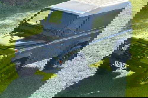 Land Rover Defender 90