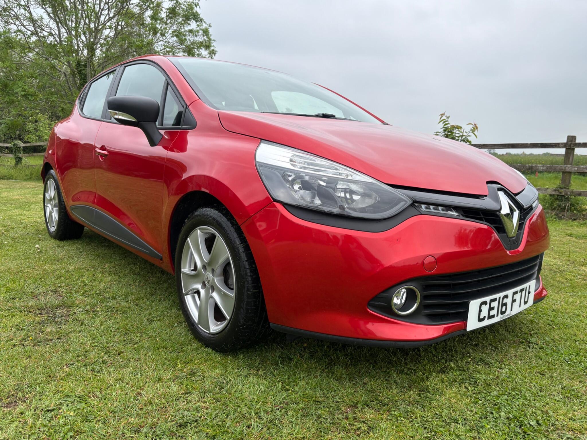 2016 Renault Clio 1.2 16V Play Euro 6 5dr, exterior view 3