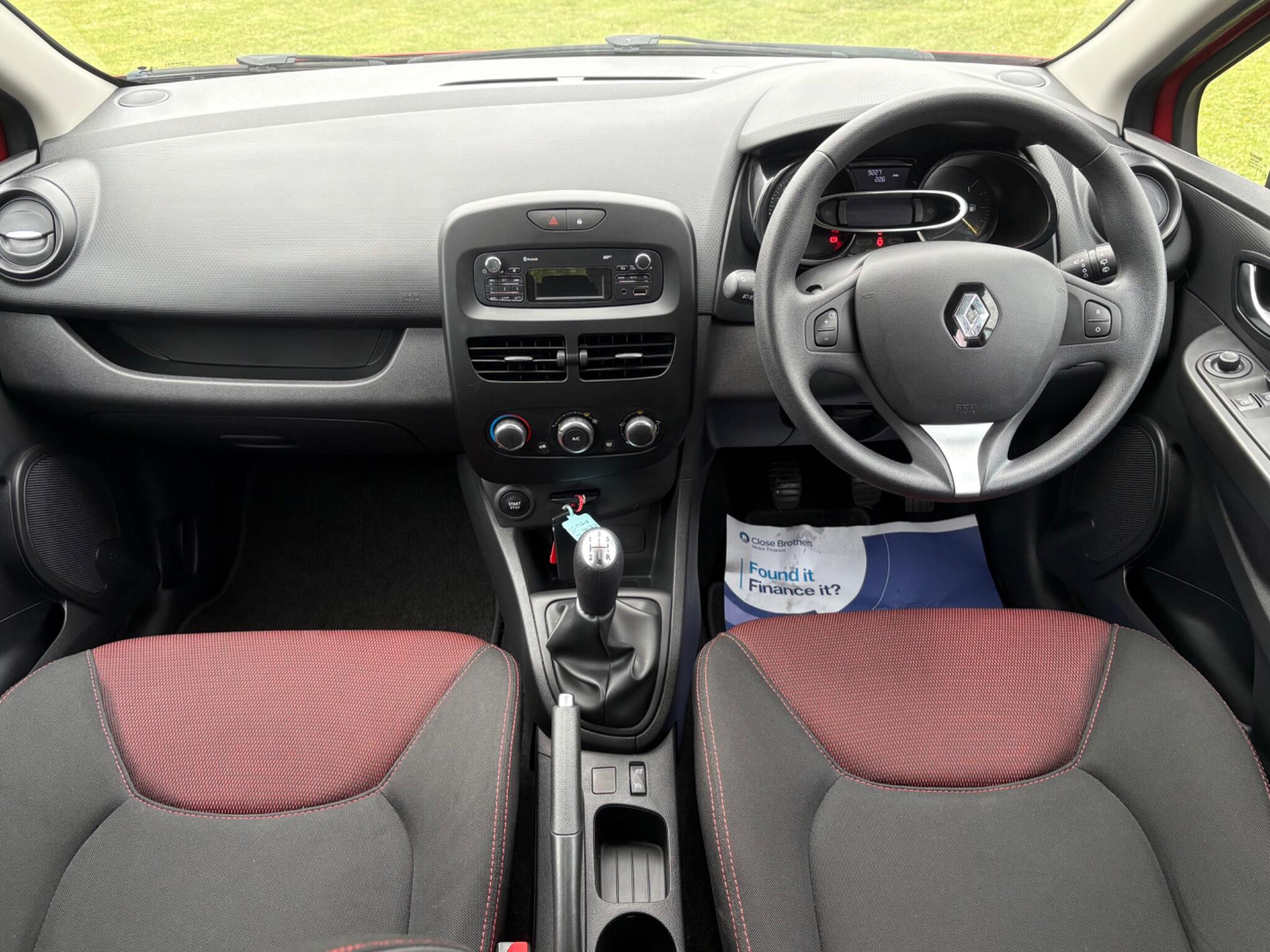 2016 Renault Clio 1.2 16V Play Euro 6 5dr, exterior view 2