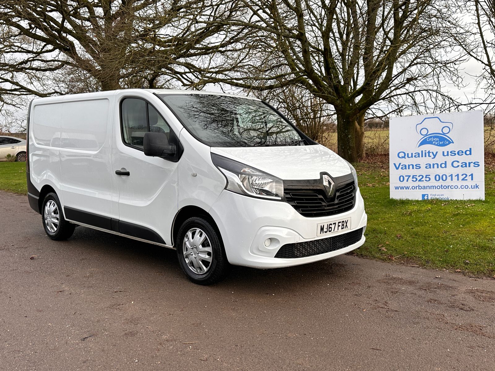 Renault hot sale trafic white