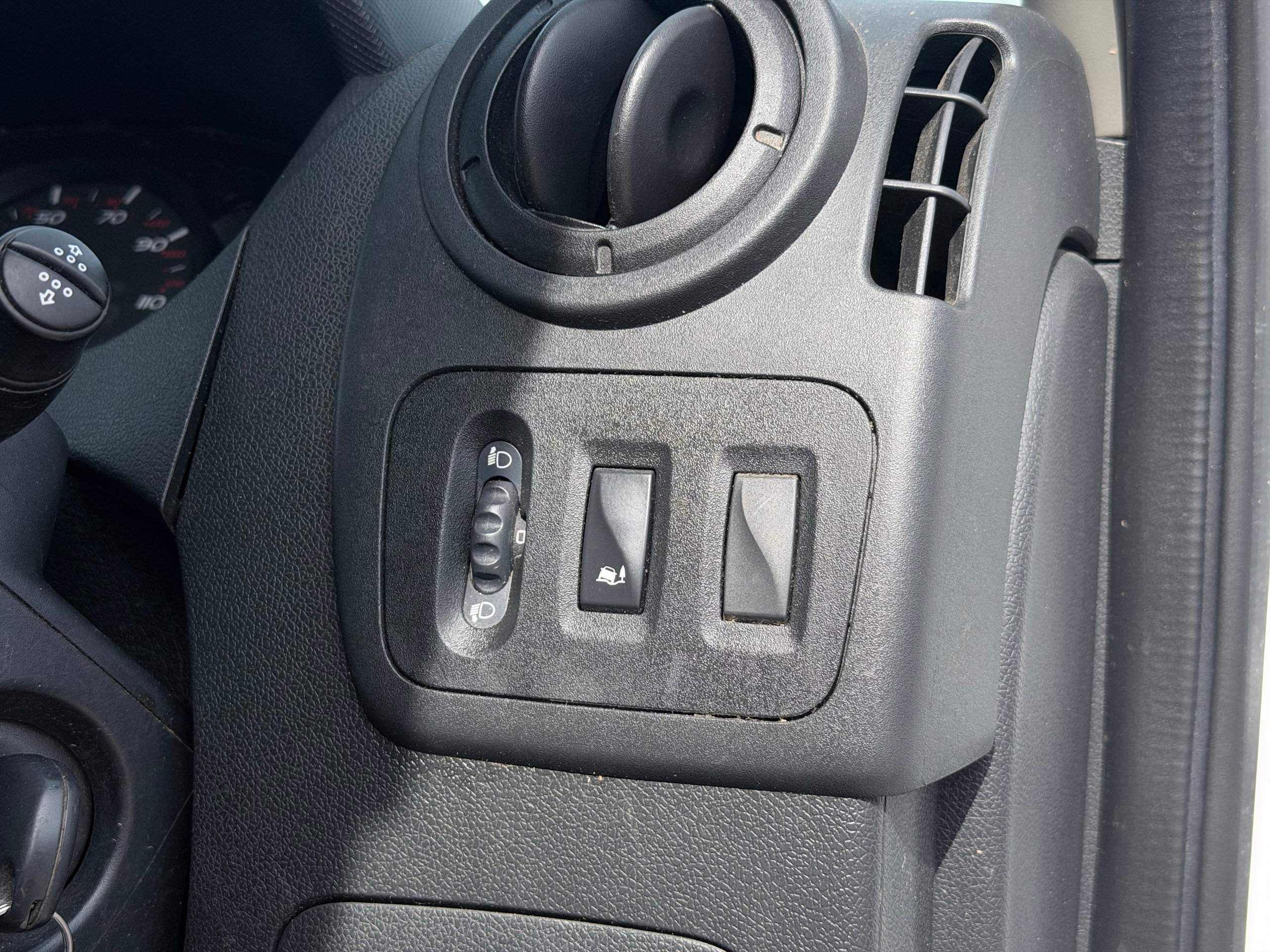 2019 69 NISSAN NV400