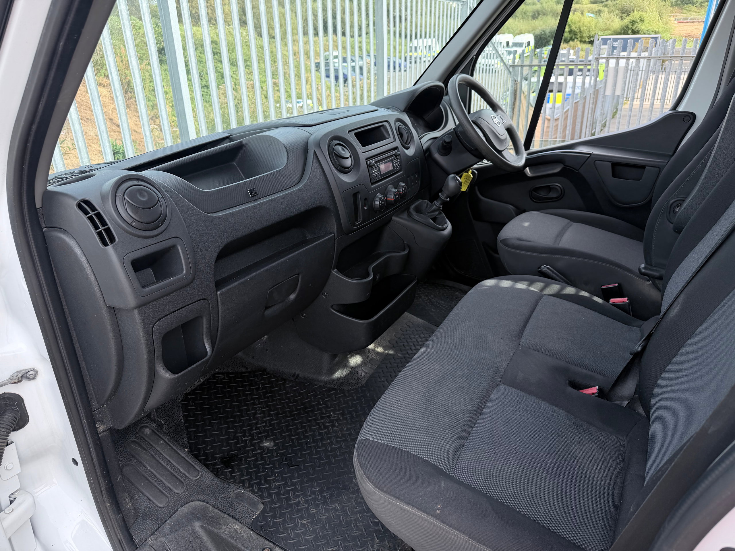 2019 69 NISSAN NV400