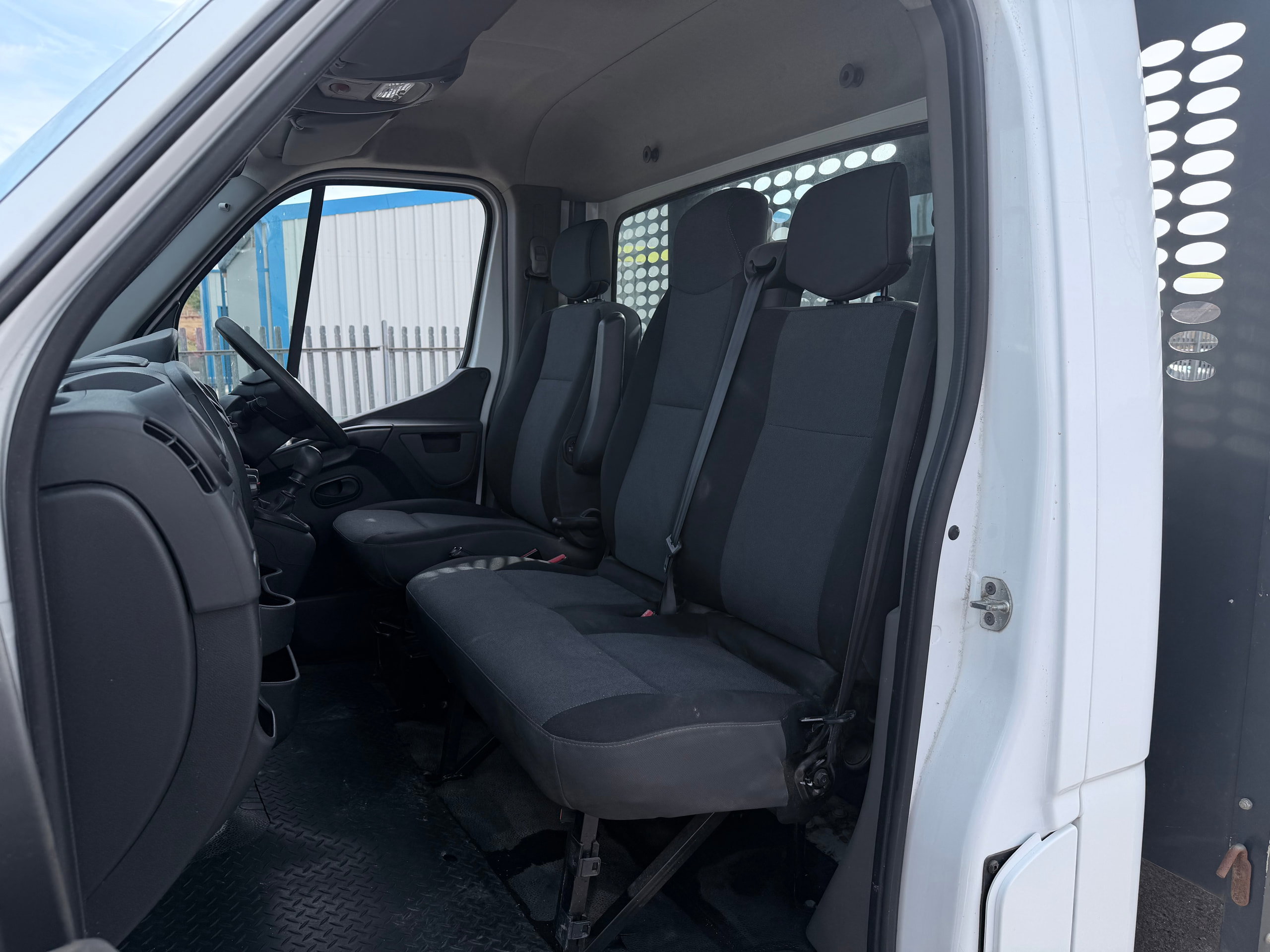 2019 69 NISSAN NV400