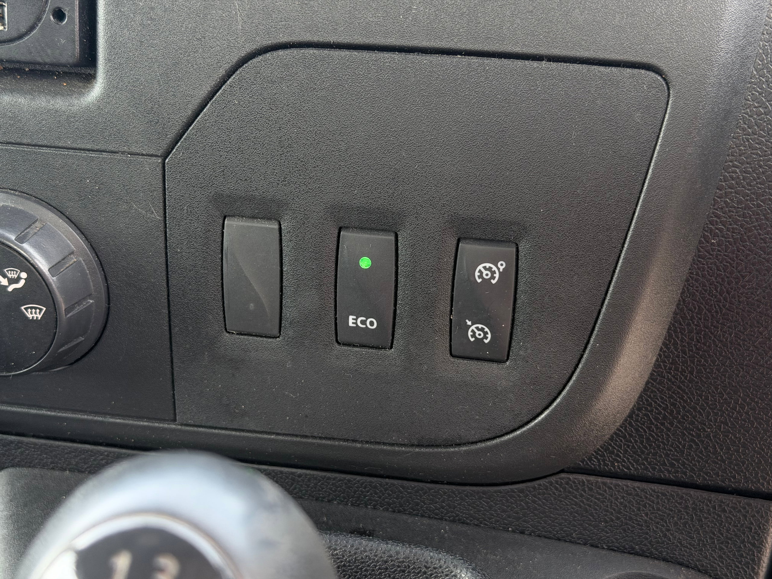 2019 69 NISSAN NV400