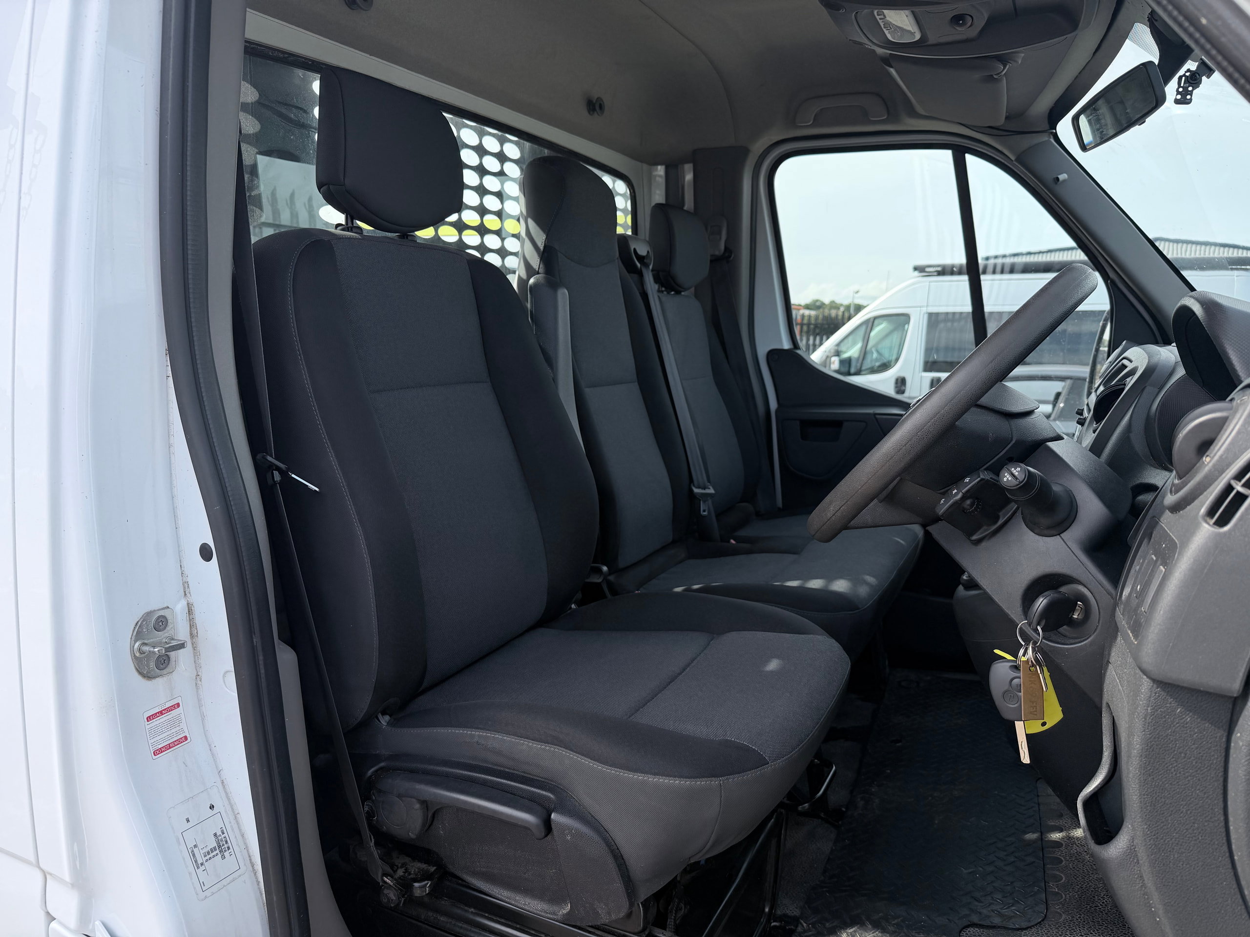 2019 69 NISSAN NV400