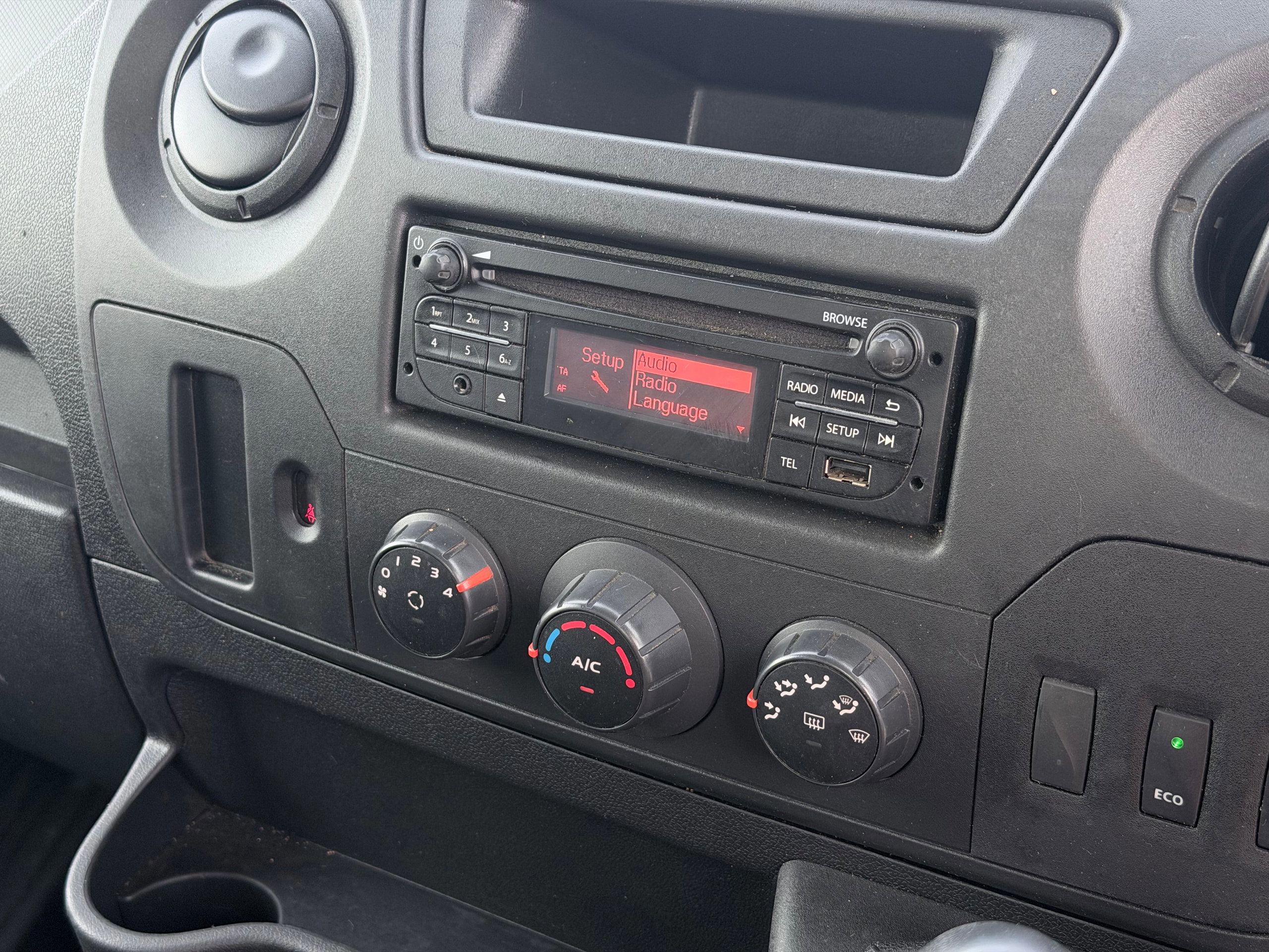2019 69 NISSAN NV400