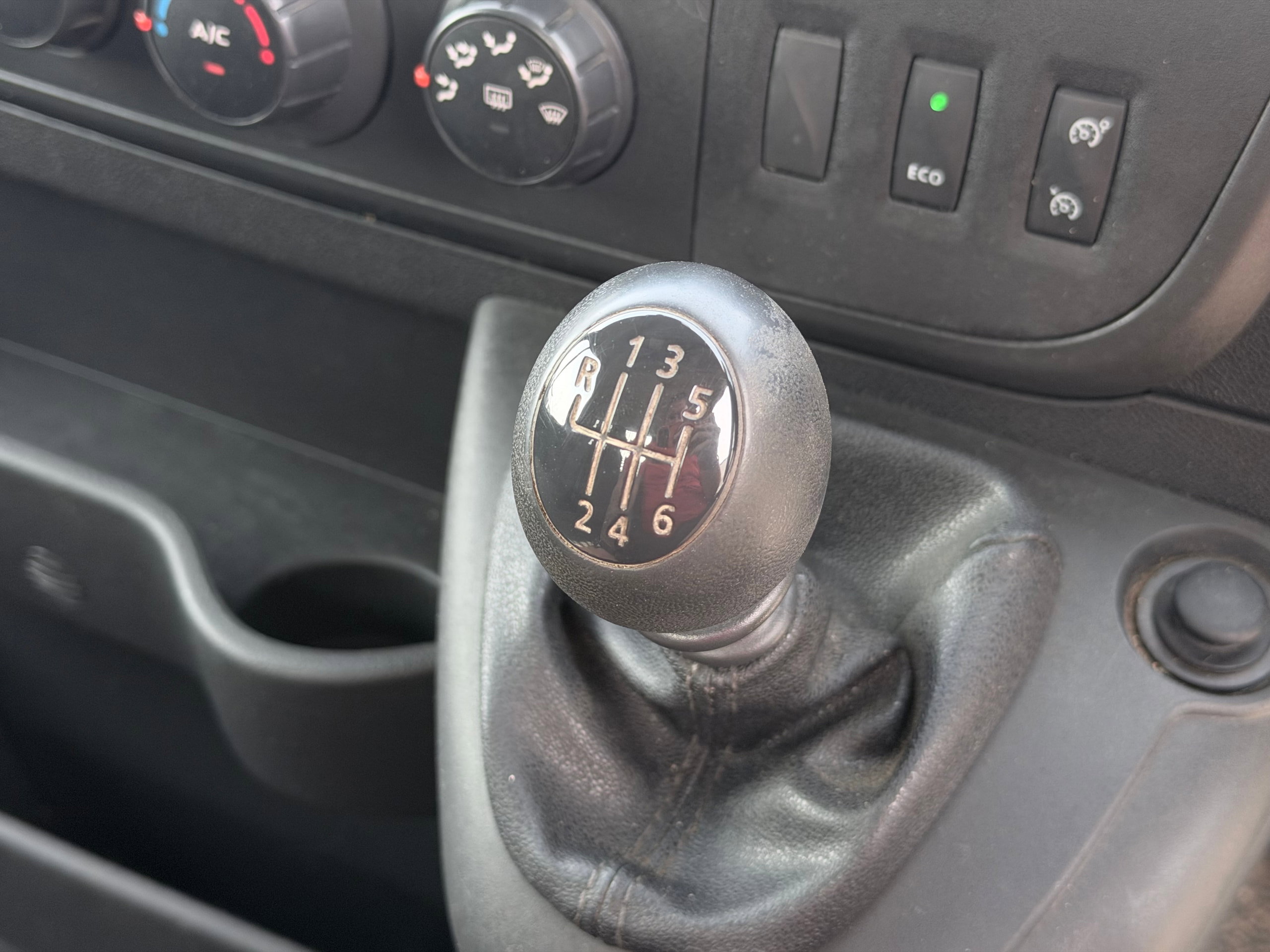 2019 69 NISSAN NV400
