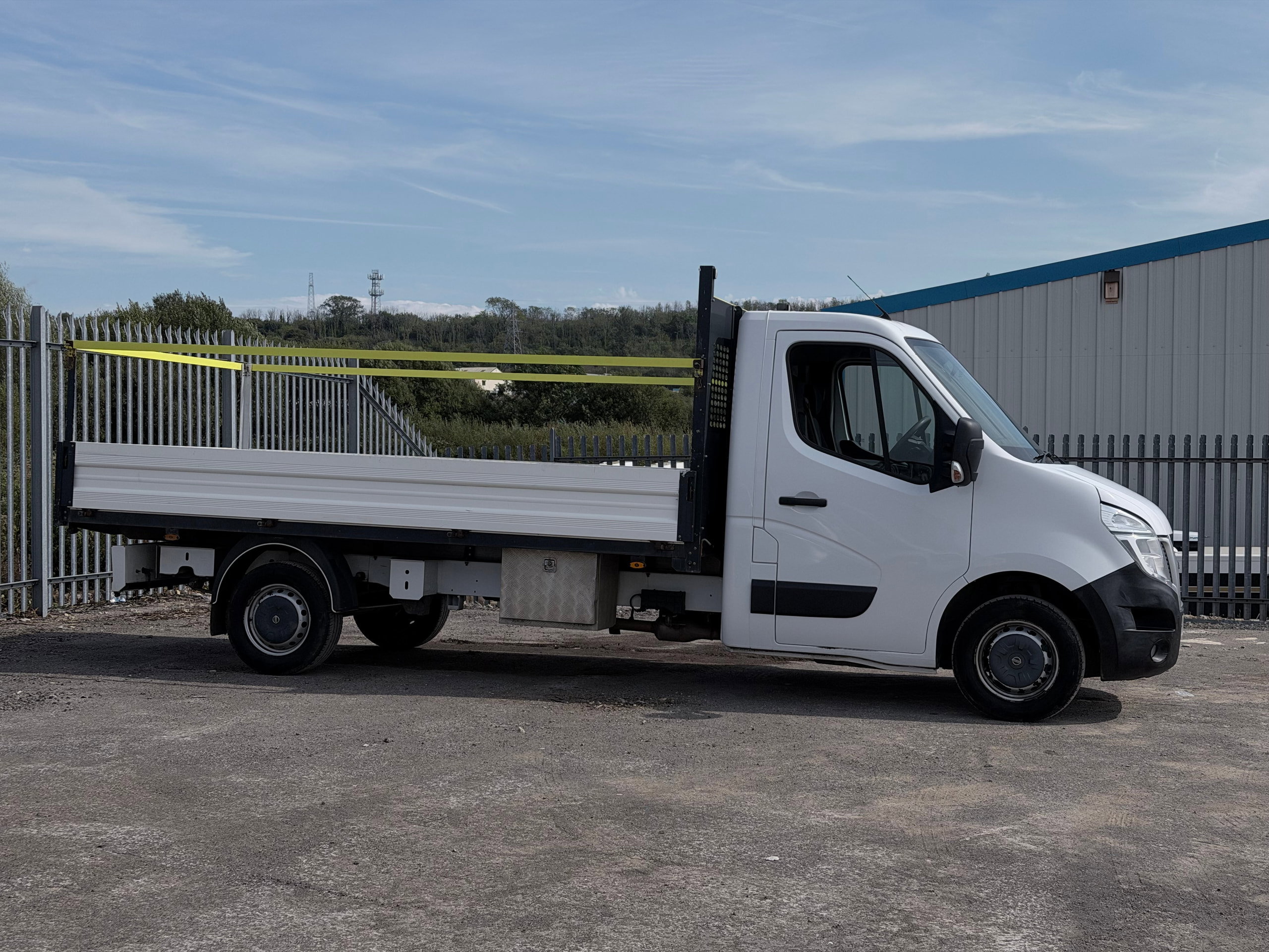 2019 69 NISSAN NV400