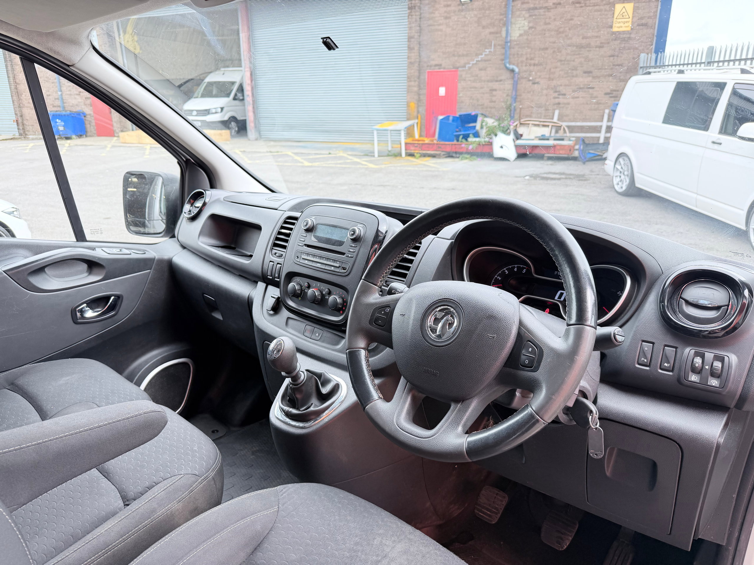 2018 68 VAUXHALL VIVARO
