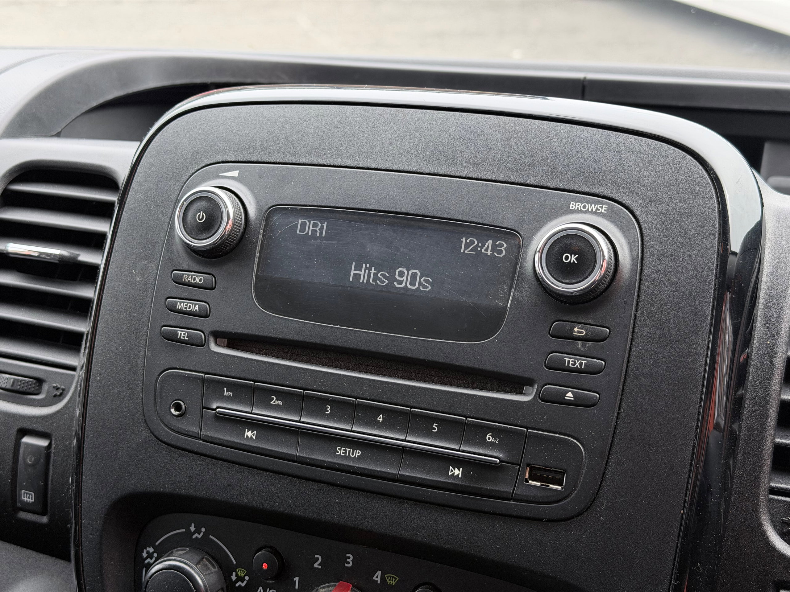 2018 68 VAUXHALL VIVARO