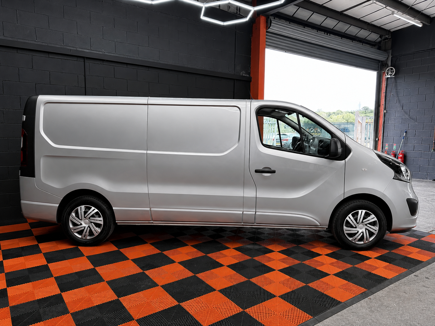 2018 68 VAUXHALL VIVARO