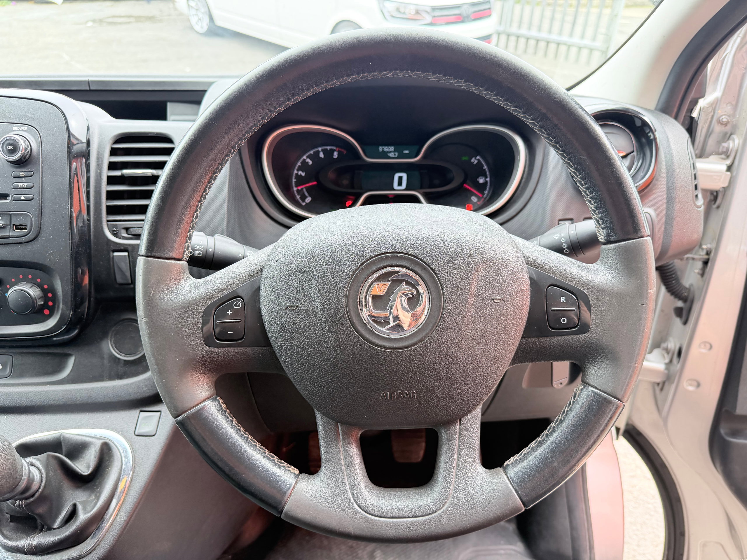 2018 68 VAUXHALL VIVARO