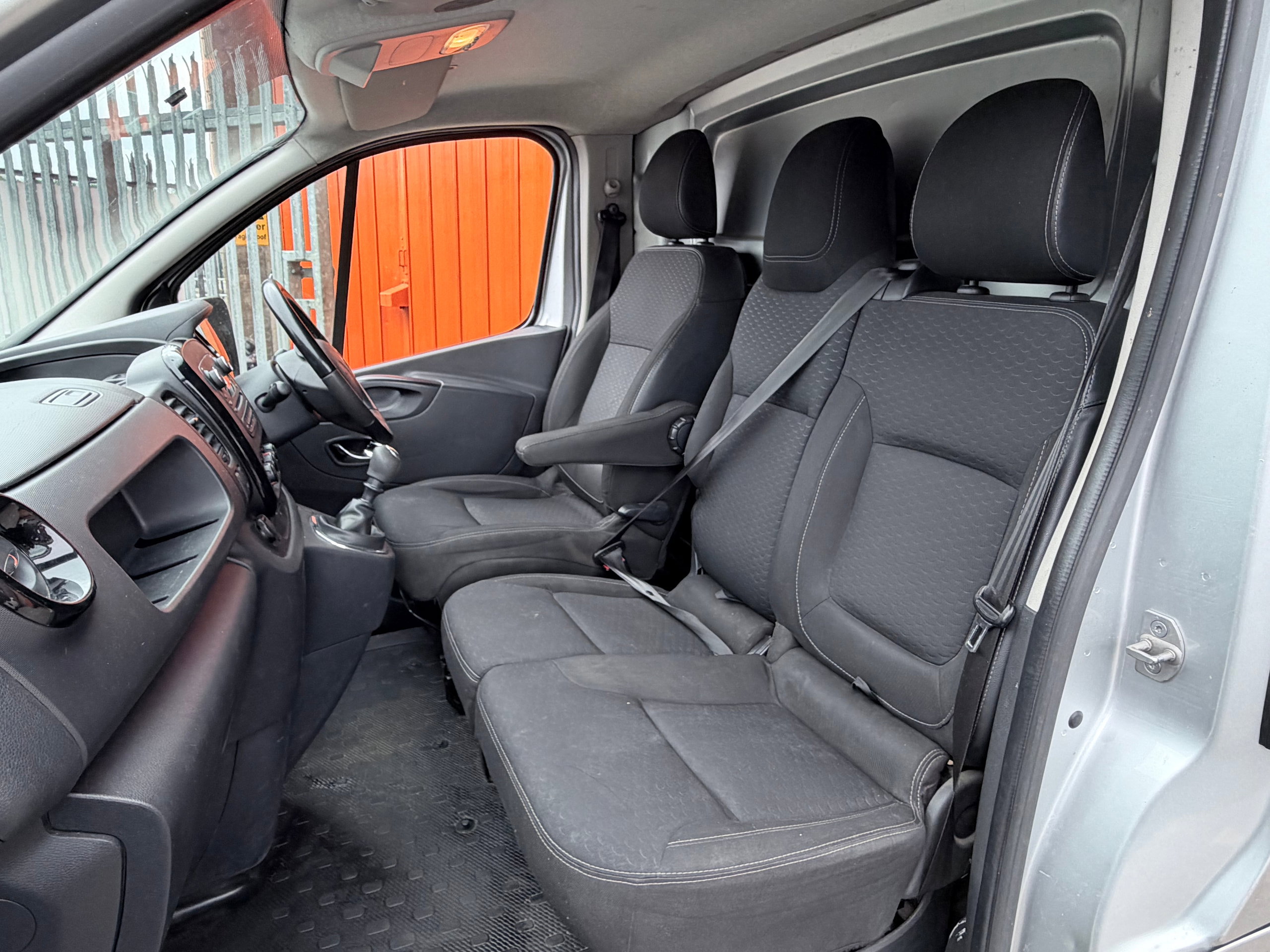 2018 68 VAUXHALL VIVARO